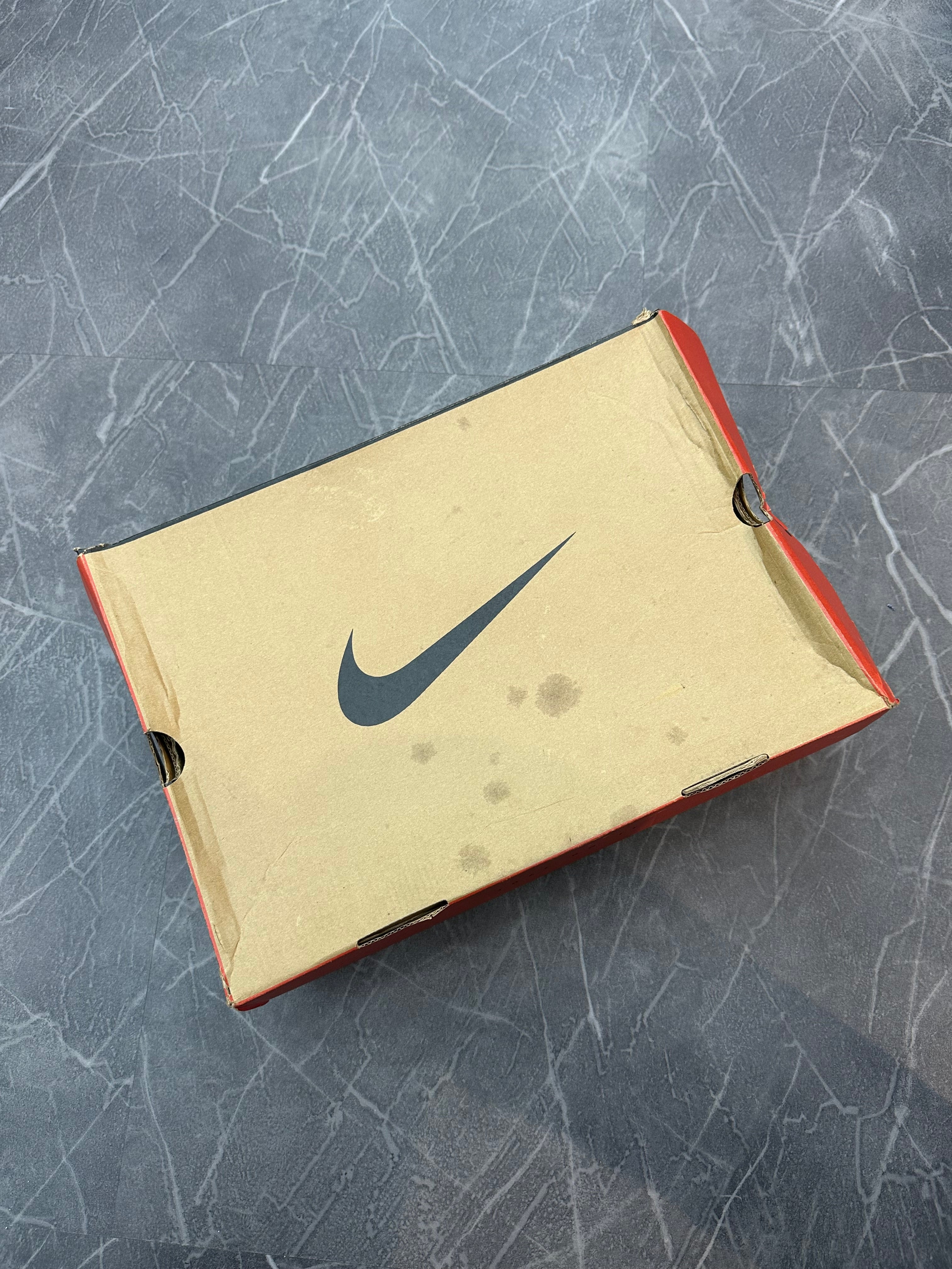 Jordan 12 “Cherry” (2023)