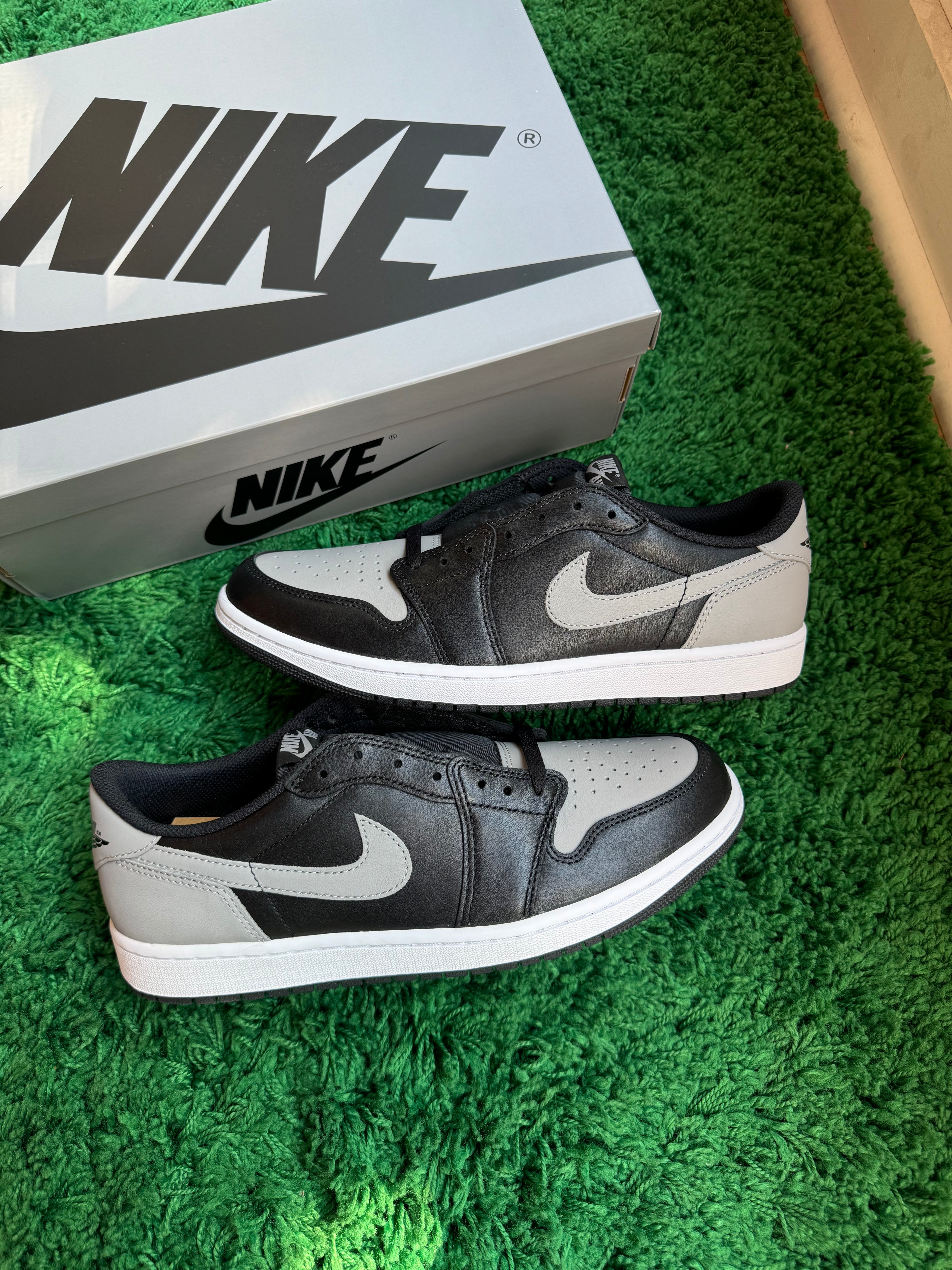 Jordan 1 Low “Shadow”
