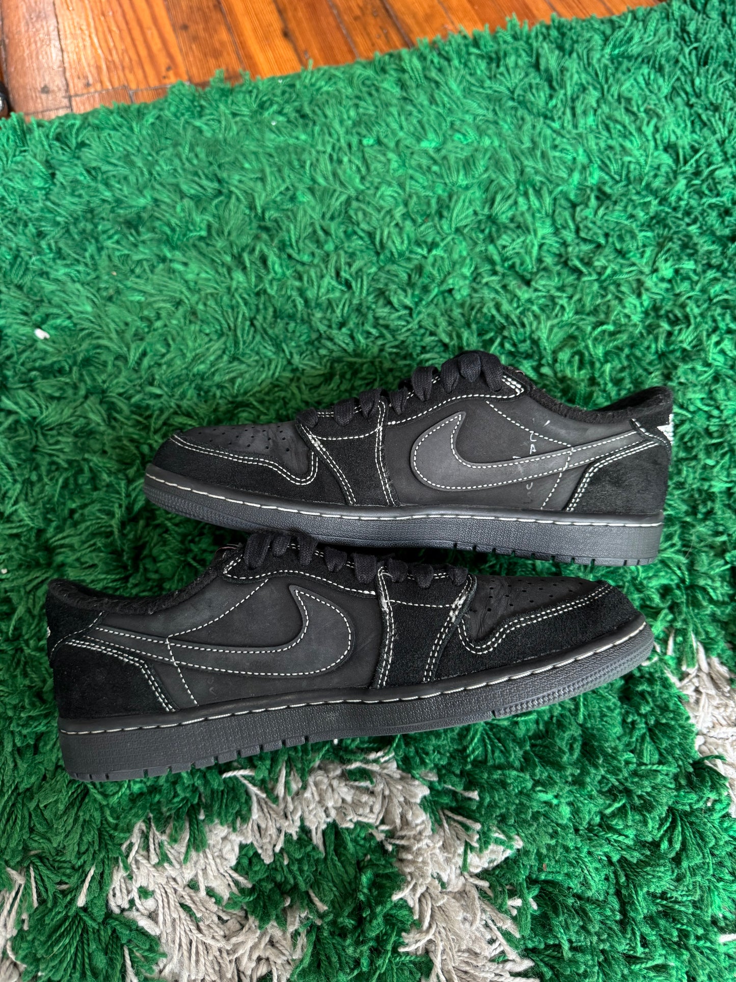 Travis Scott Jordan 1 Low “Phantom”