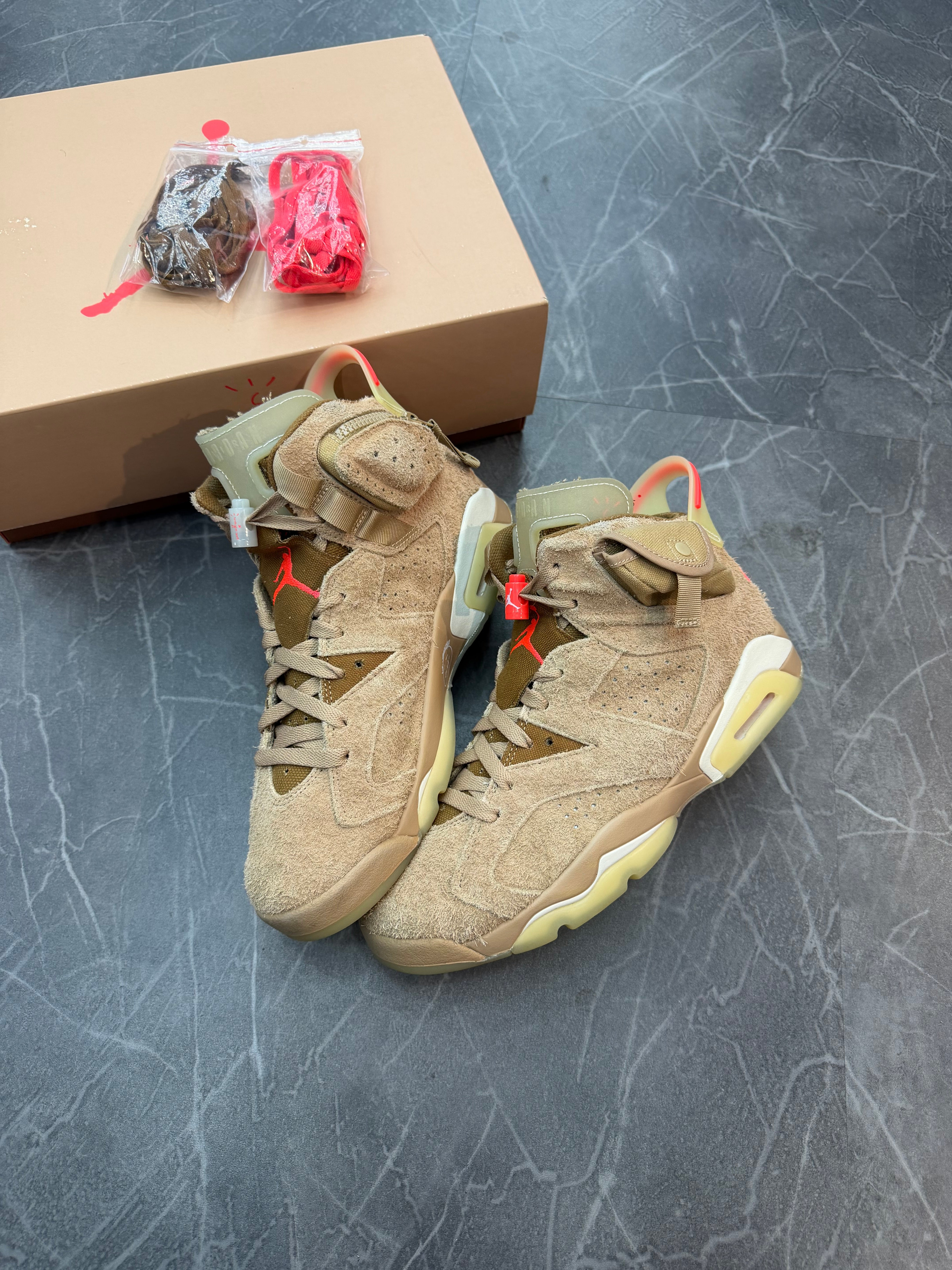 Jordan 6 x Travis Scott “British Khaki”