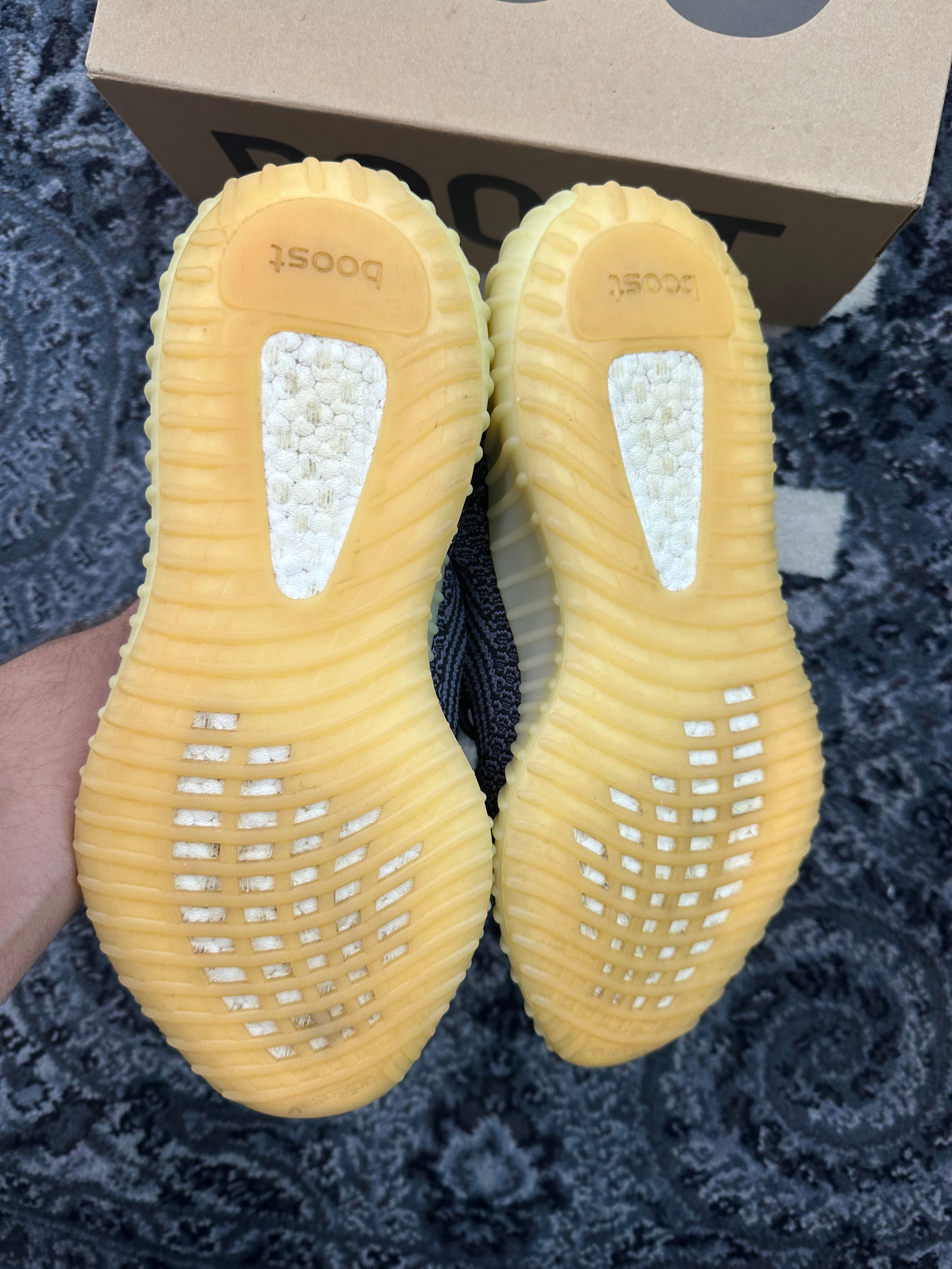 Yeezy 350 “Carbon”