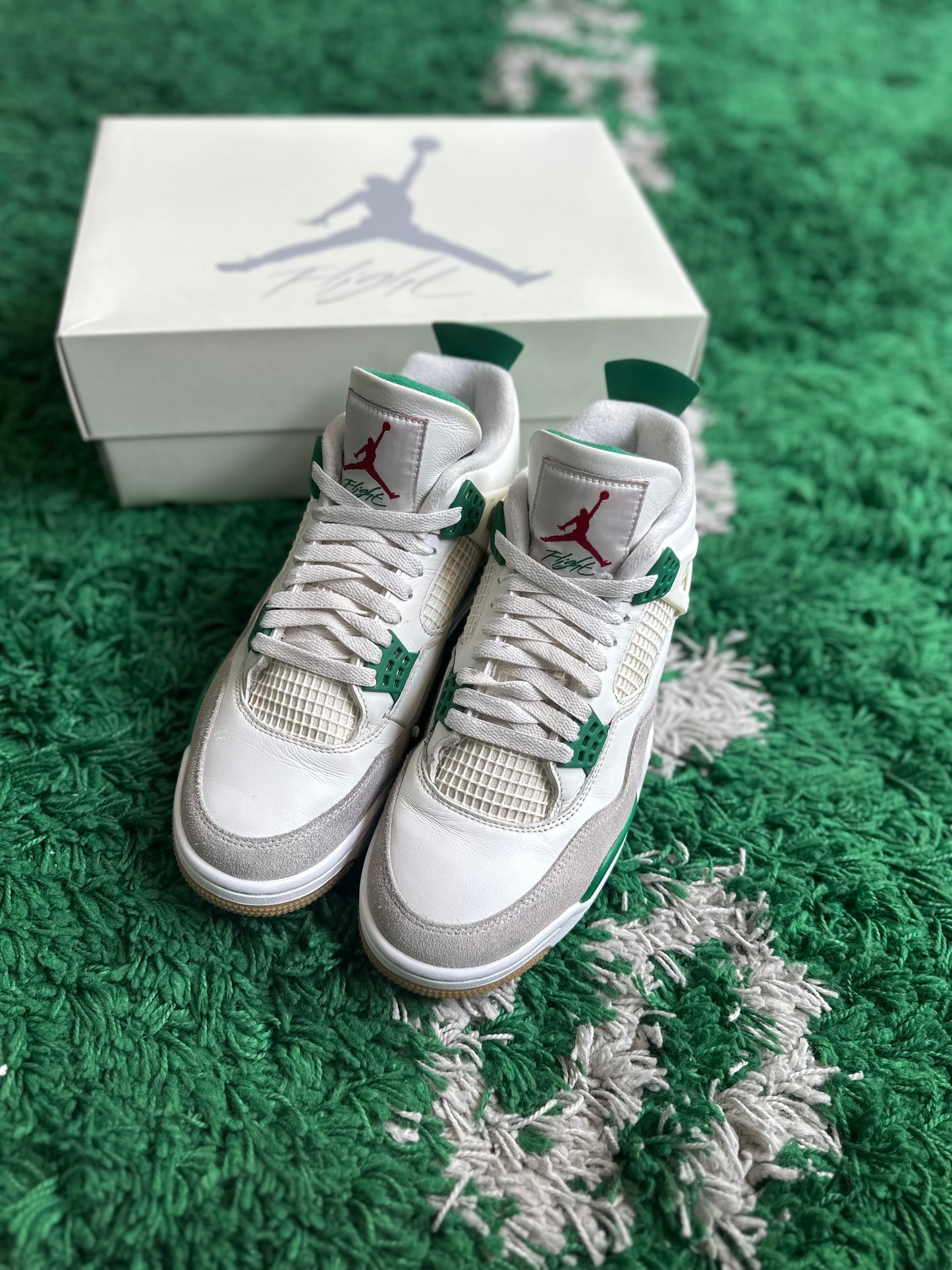 Jordan 4 SB “Pine Green”