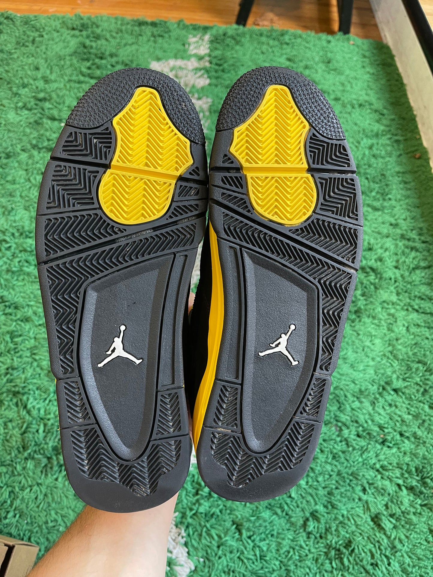 Jordan 4 “Thunder”