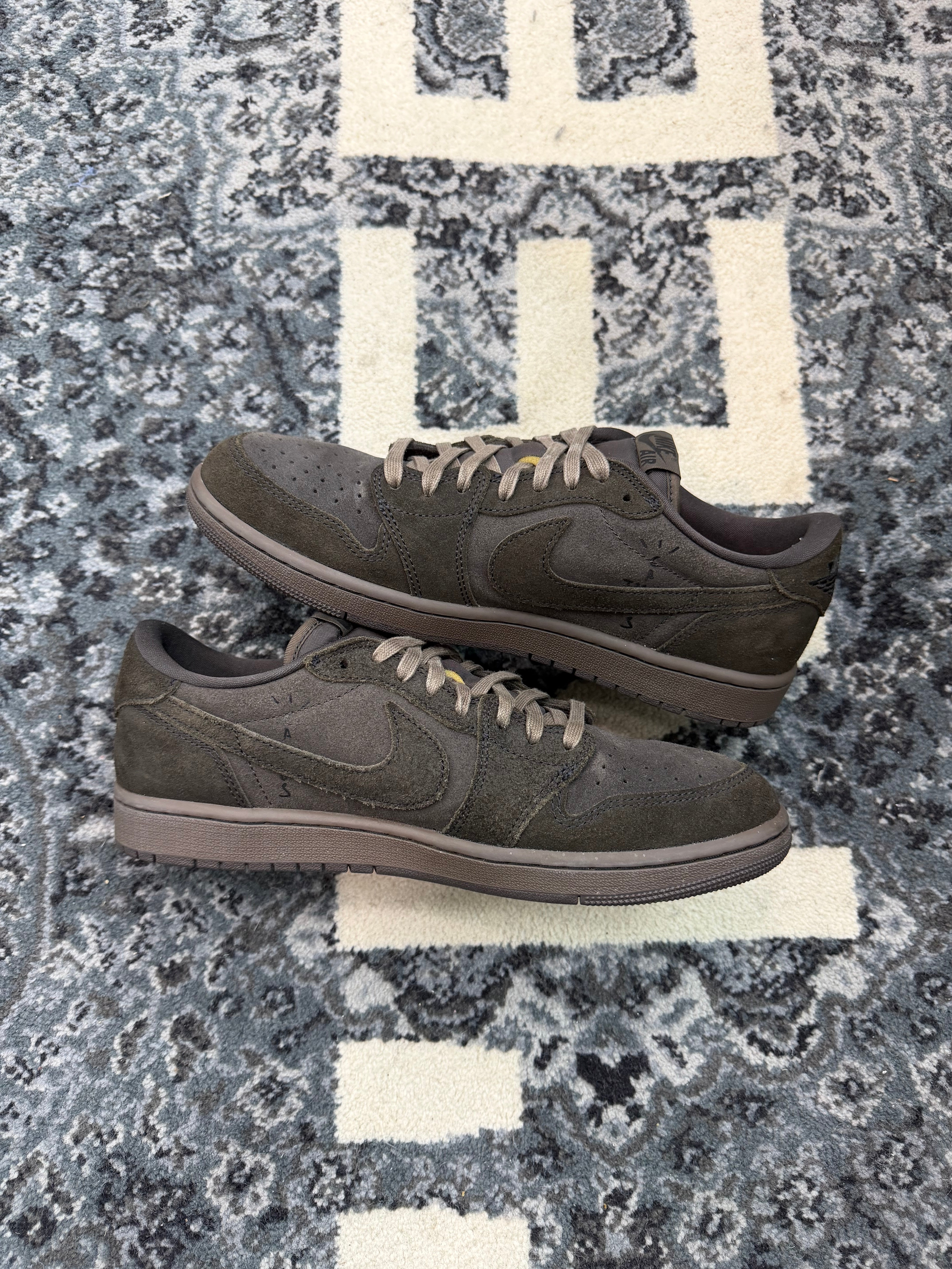 Jordan 1 Travis Scott “Velvet Brown”