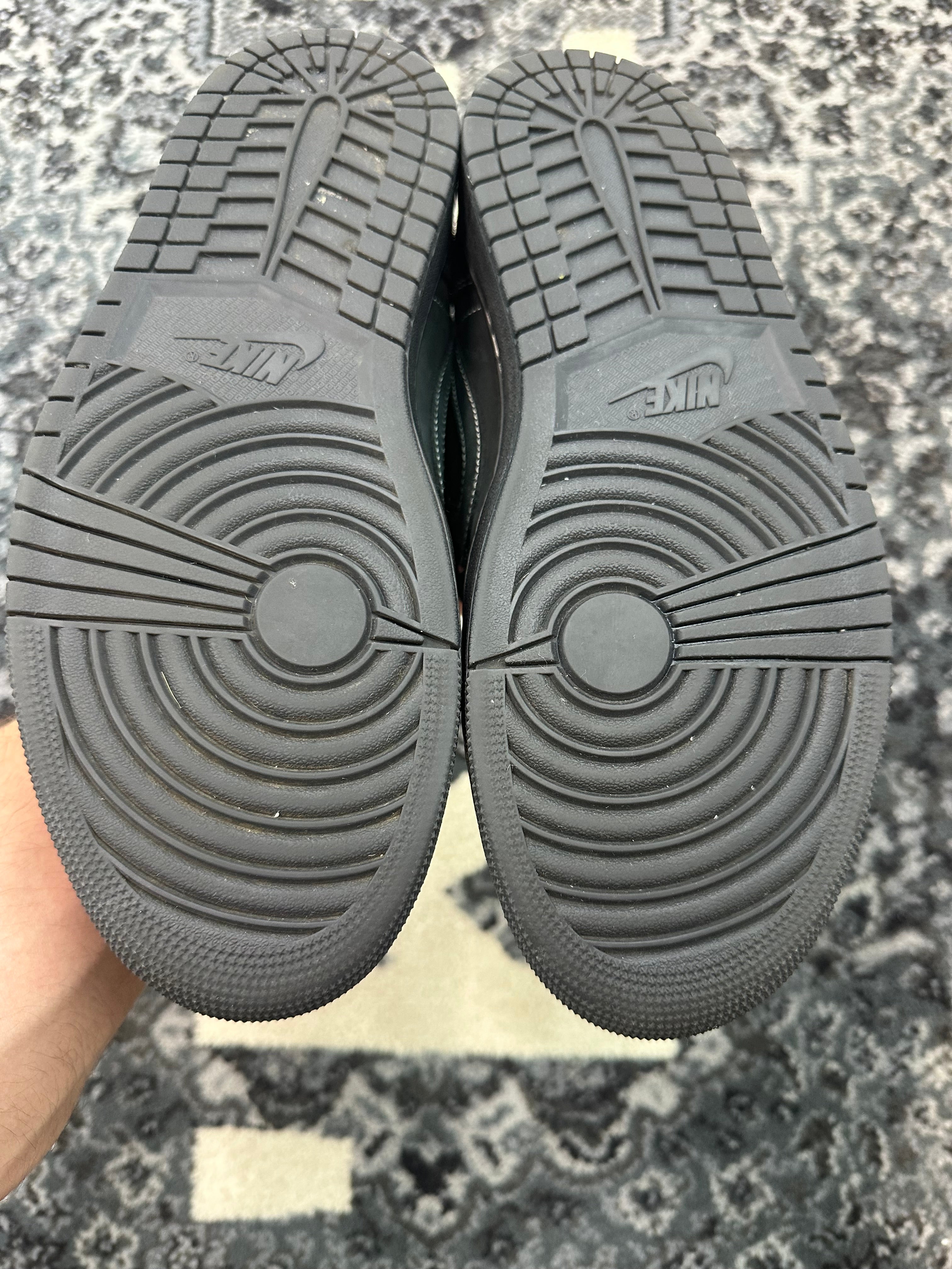 Jordan 1 Low Travis Scott “Phantom”