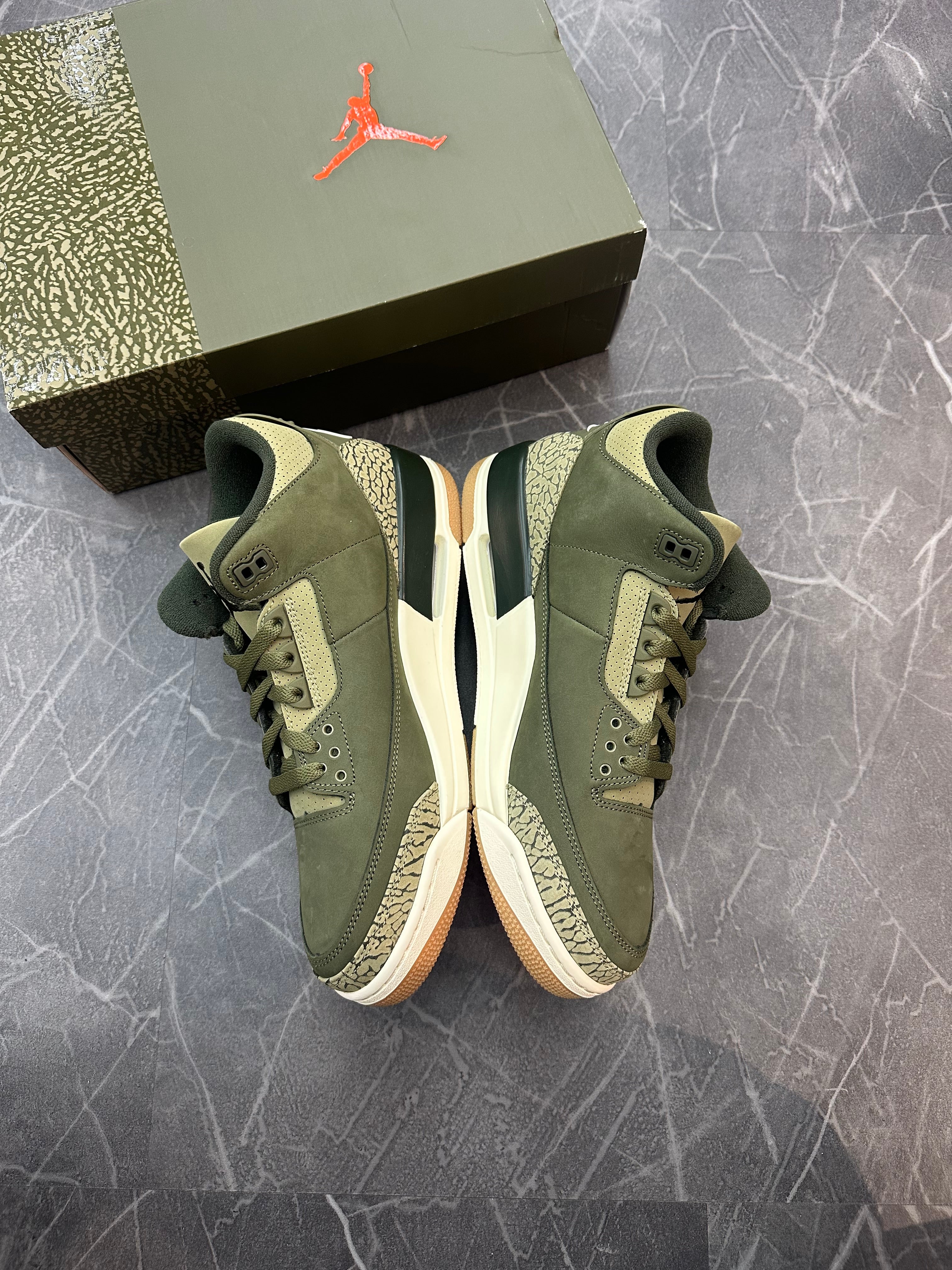 Jordan 3 “Family Affair”