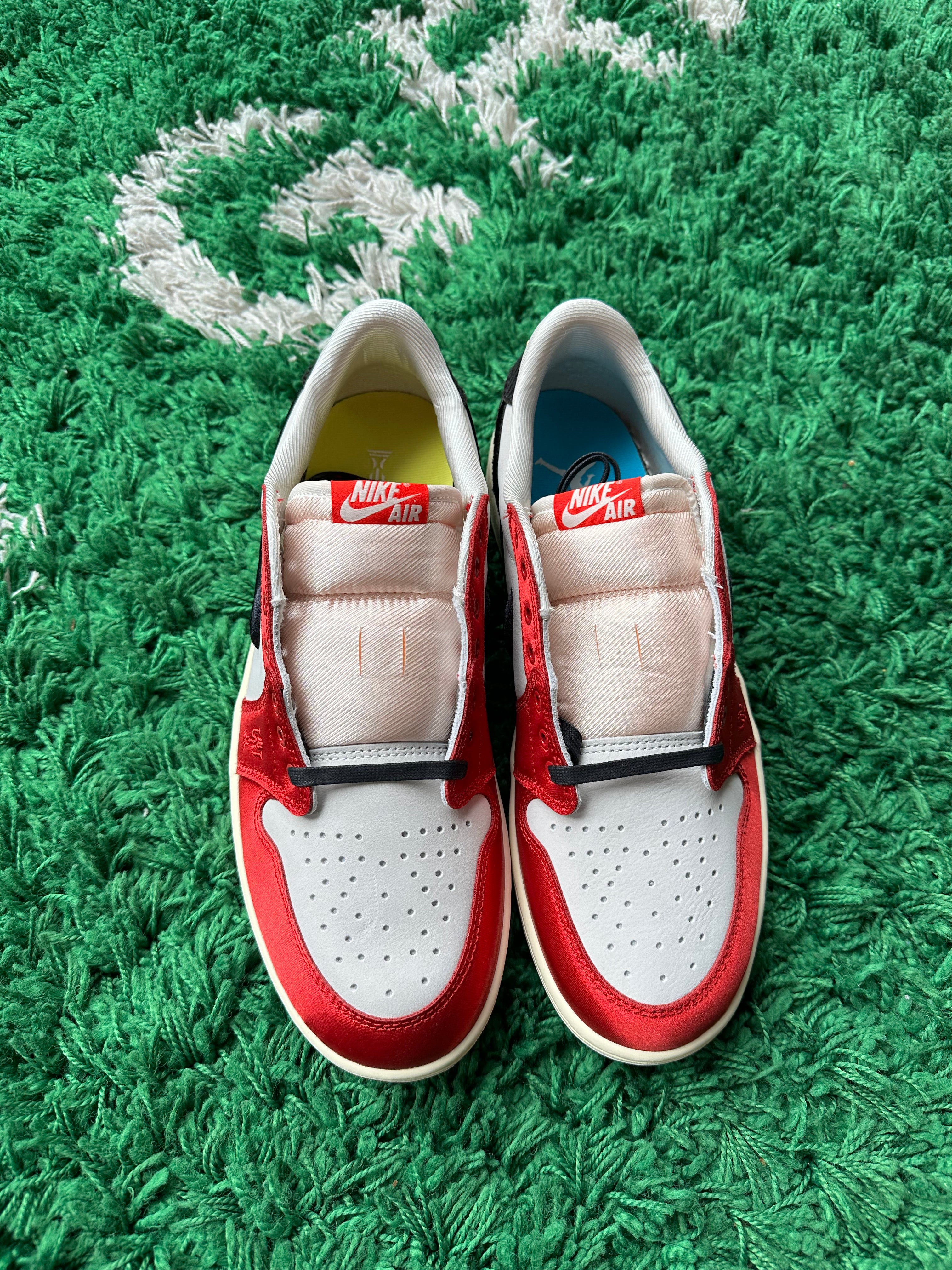 Jordan 1 Low x Trophy Room