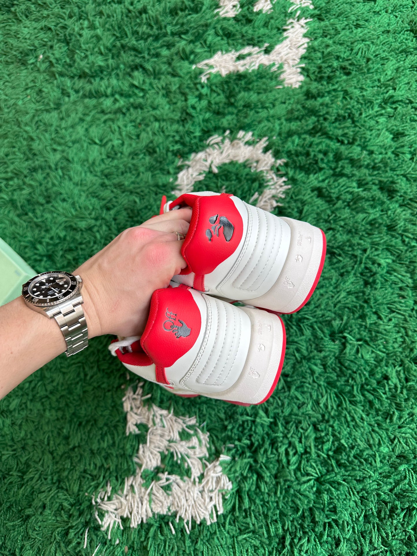 Off-White Out of Office “Red White”