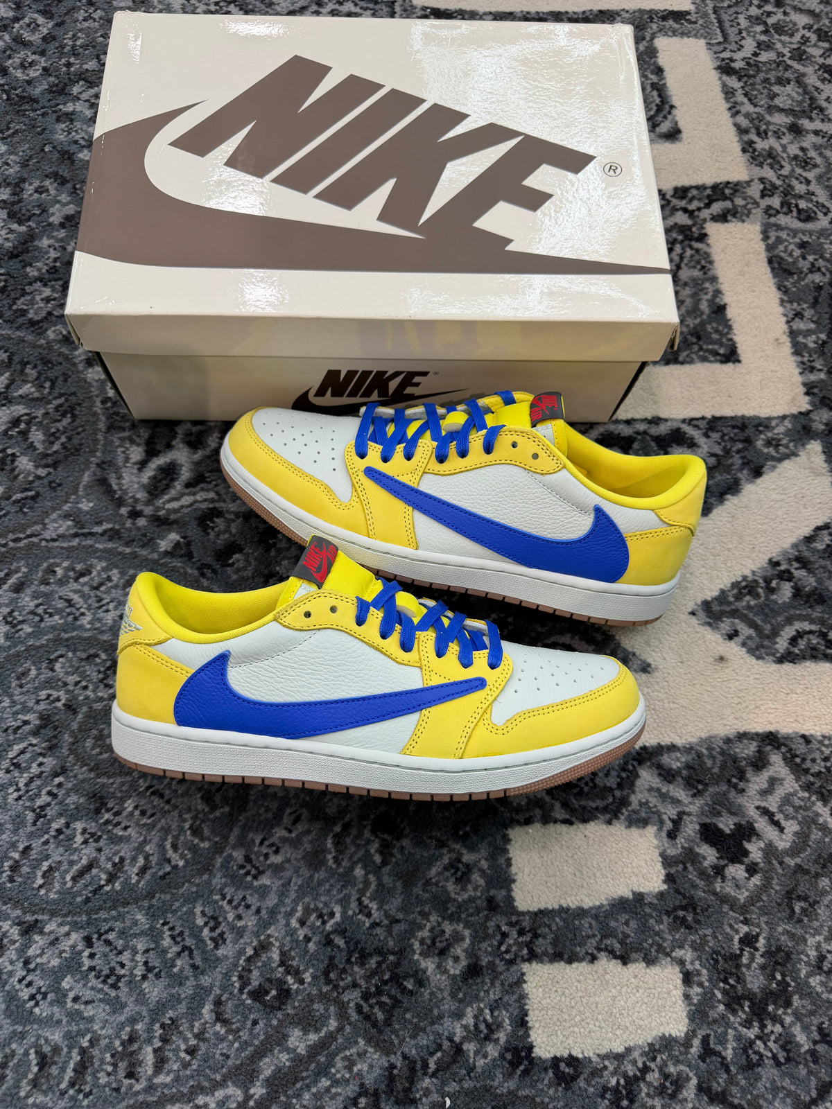 Jordan 1 Low Travis Scott “Canary”