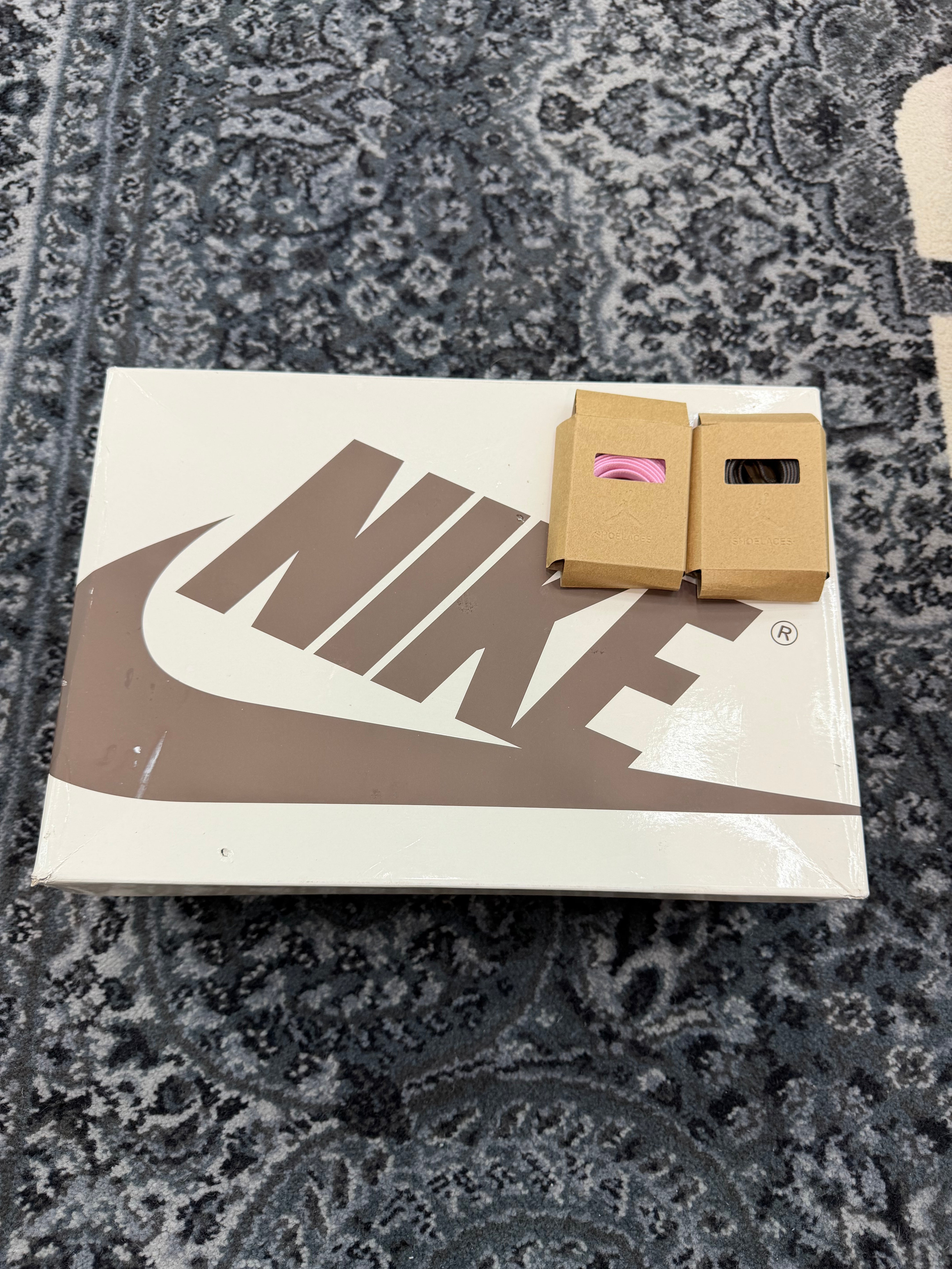 Jordan 1 Low Travis Scott “Velvet Brown”