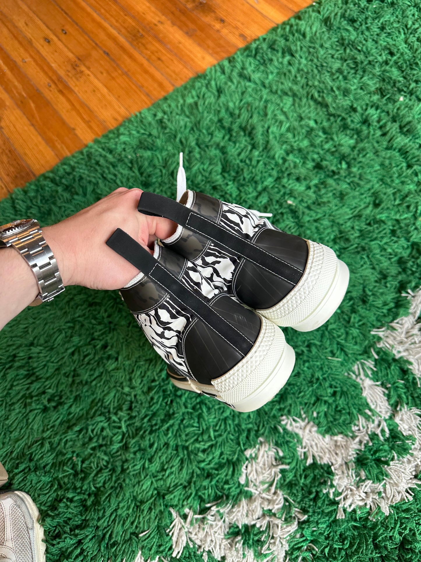Dior B23 “Black White”