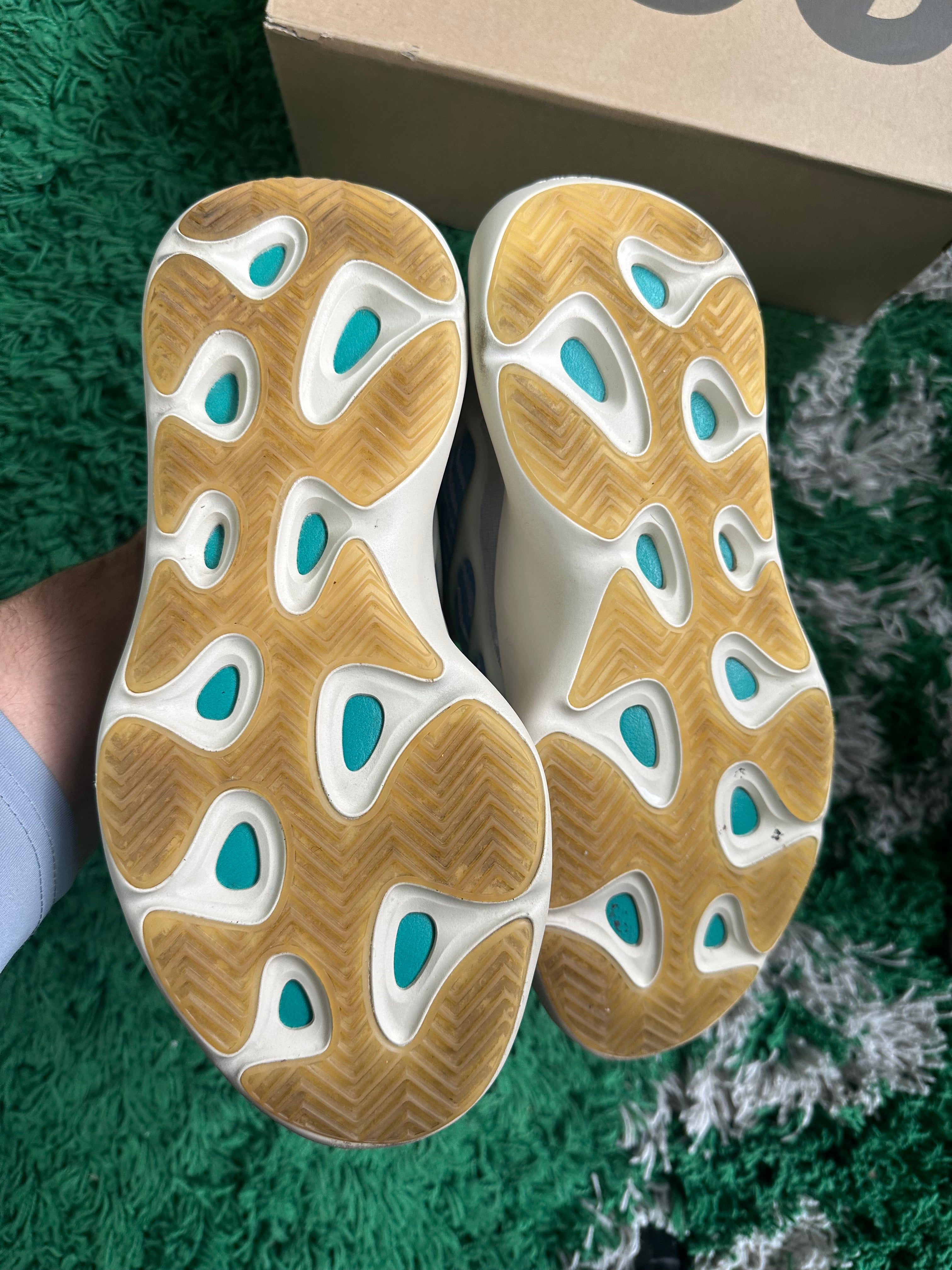 Yeezy 700 “Kyanite”