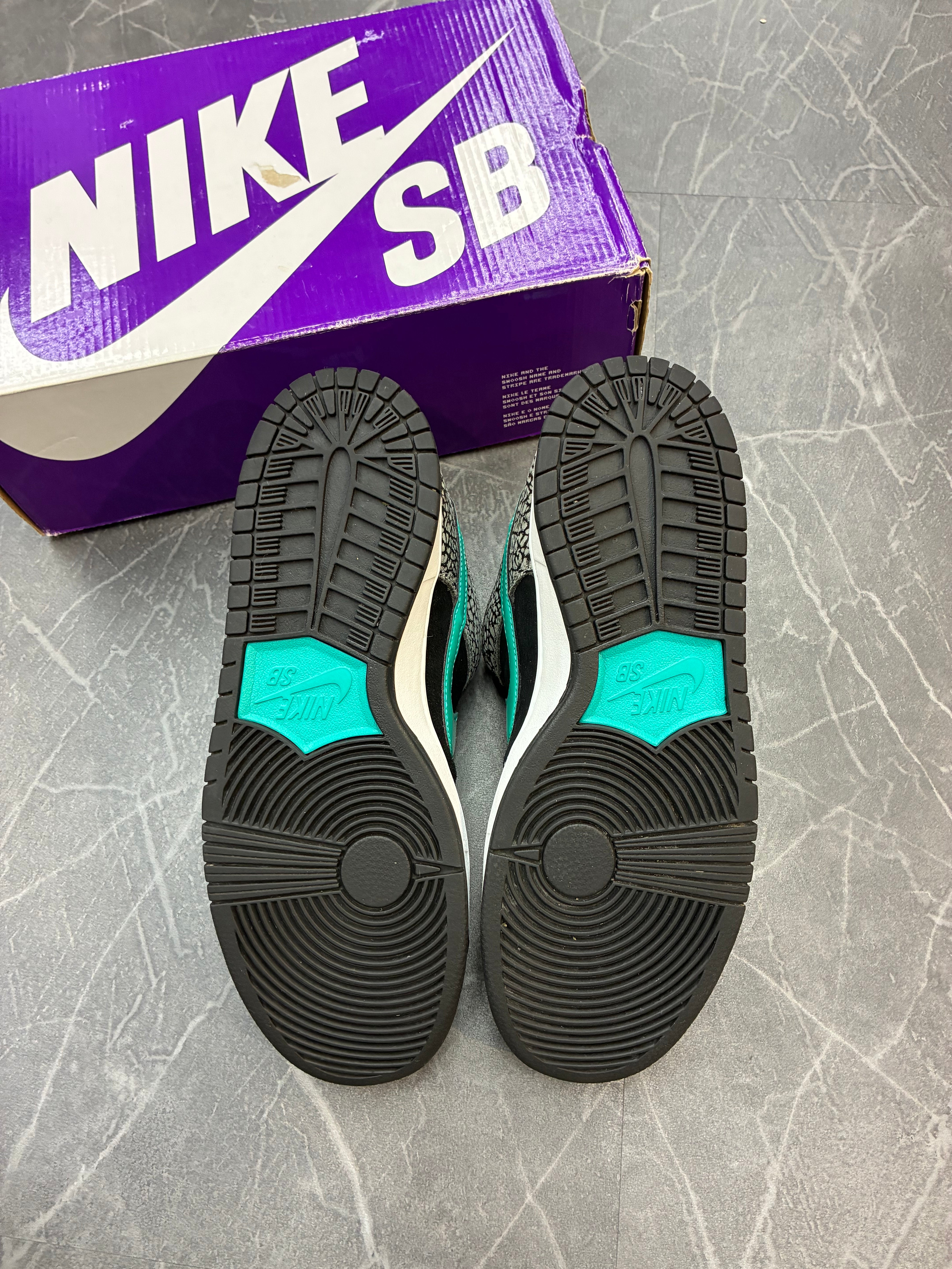 Nike SB Dunk Low “Atmos Elephant”