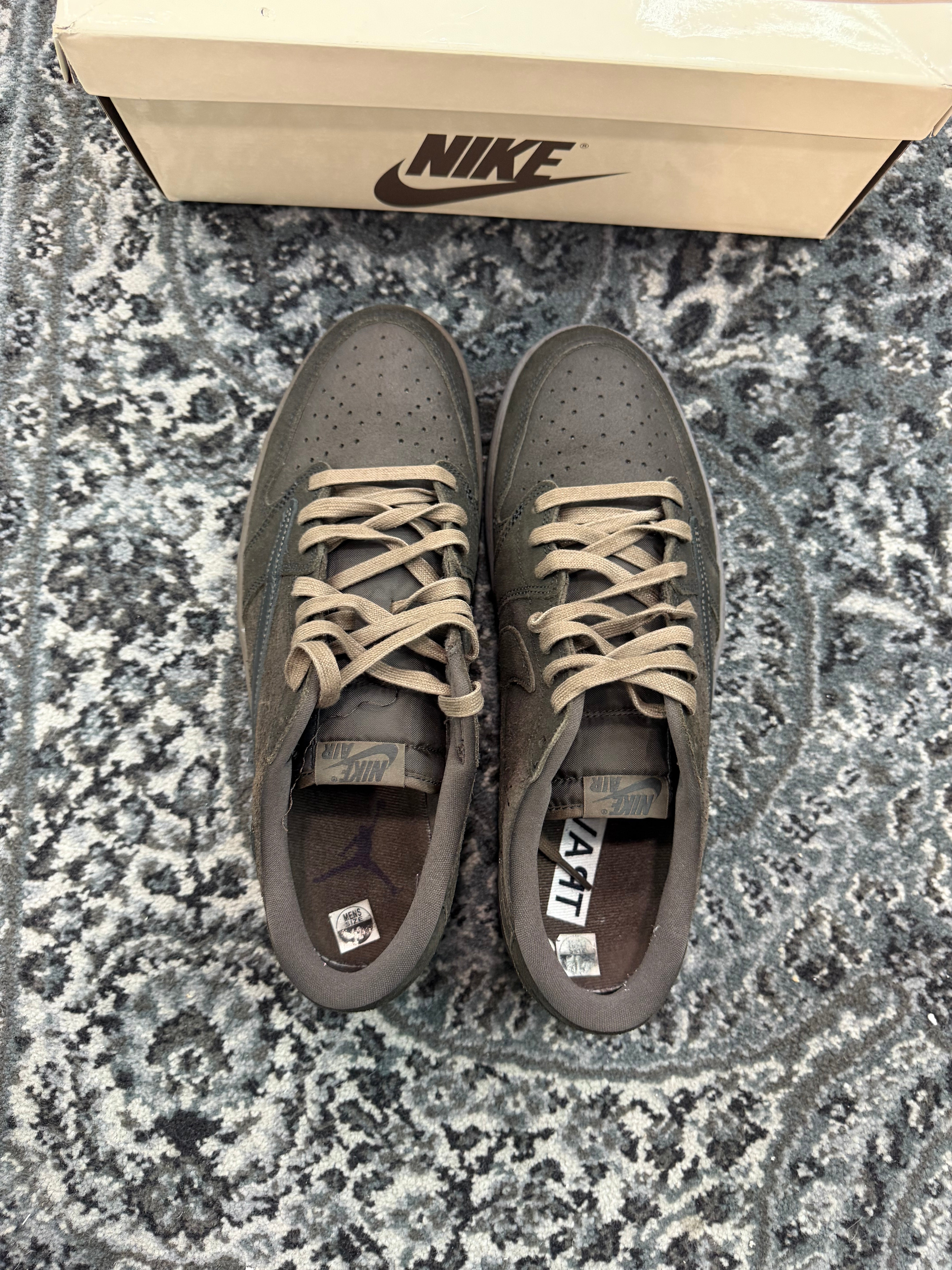 Jordan 1 Low Travis Scott “Velvet Brown”
