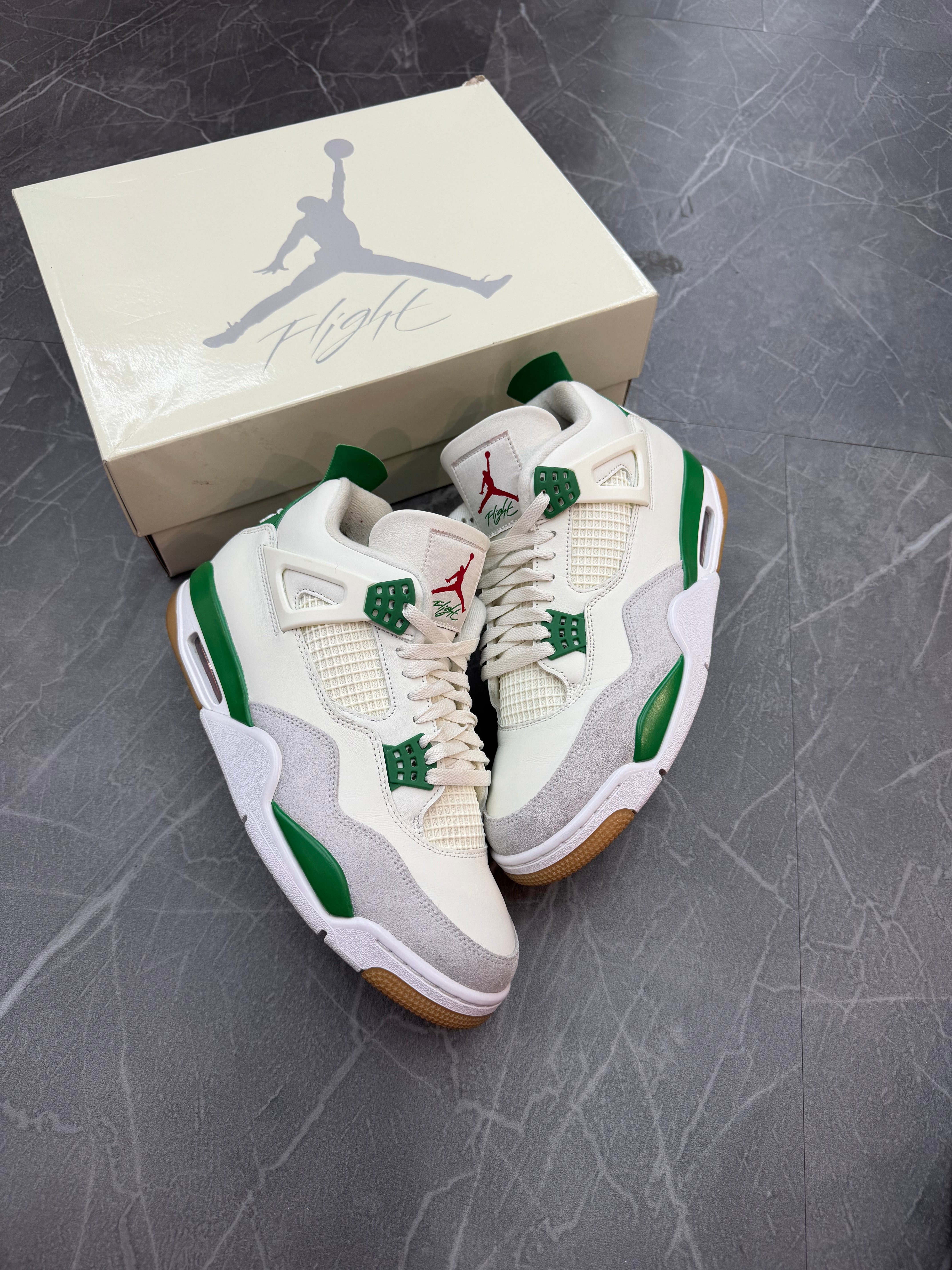 Jordan 4 x SB “Pine Green”
