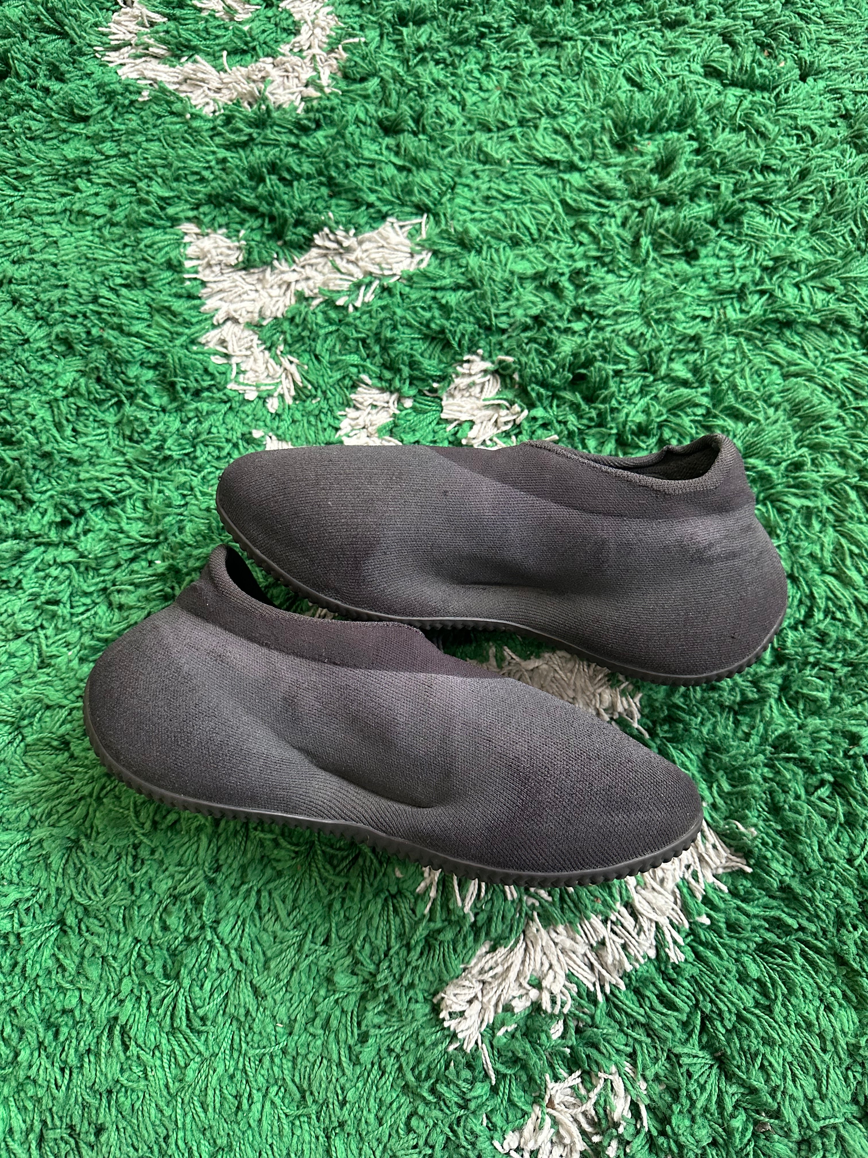 Yeezy Knit RNNR “Fade Onyx”