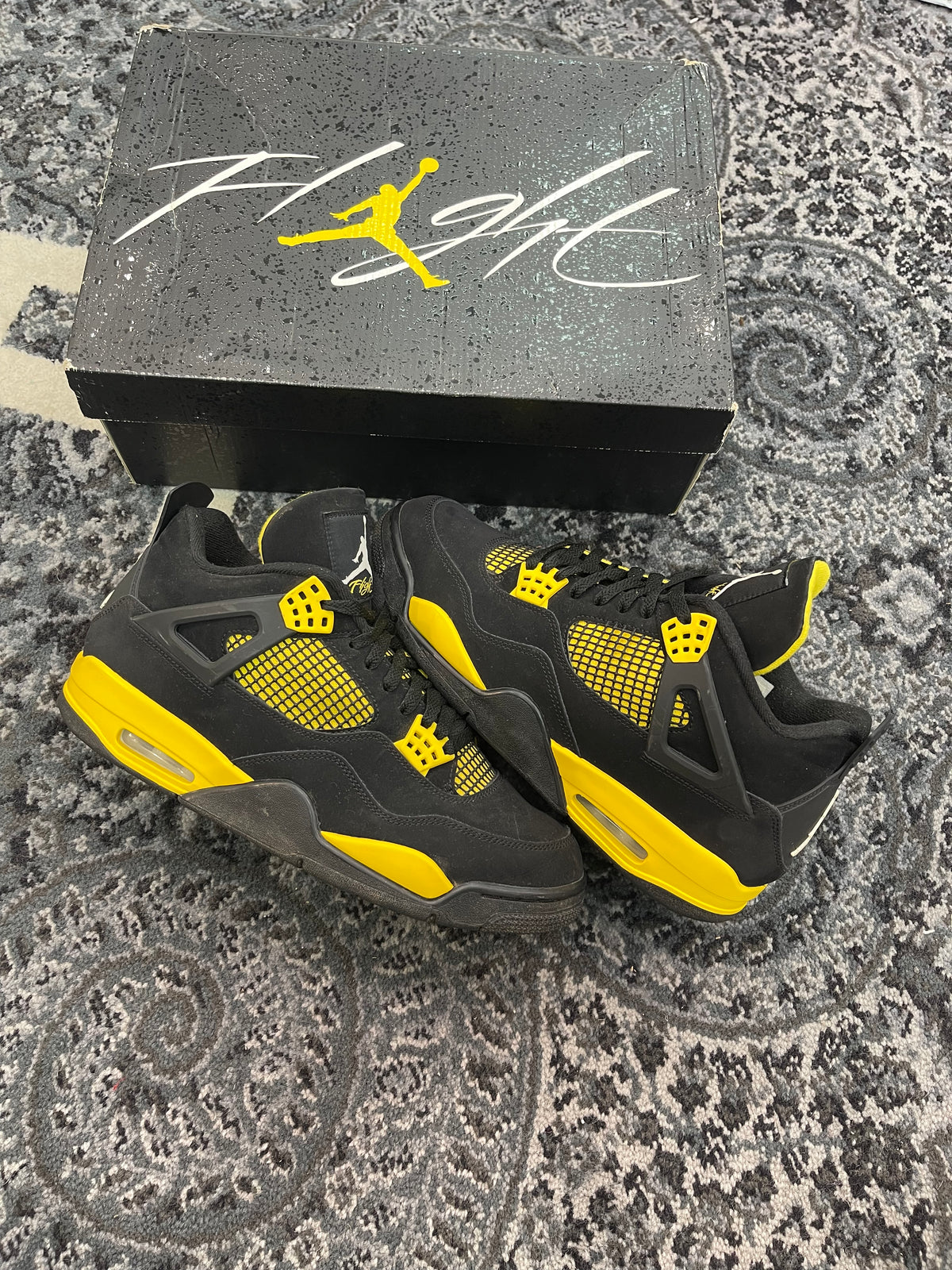 Jordan 4 “Thunder”