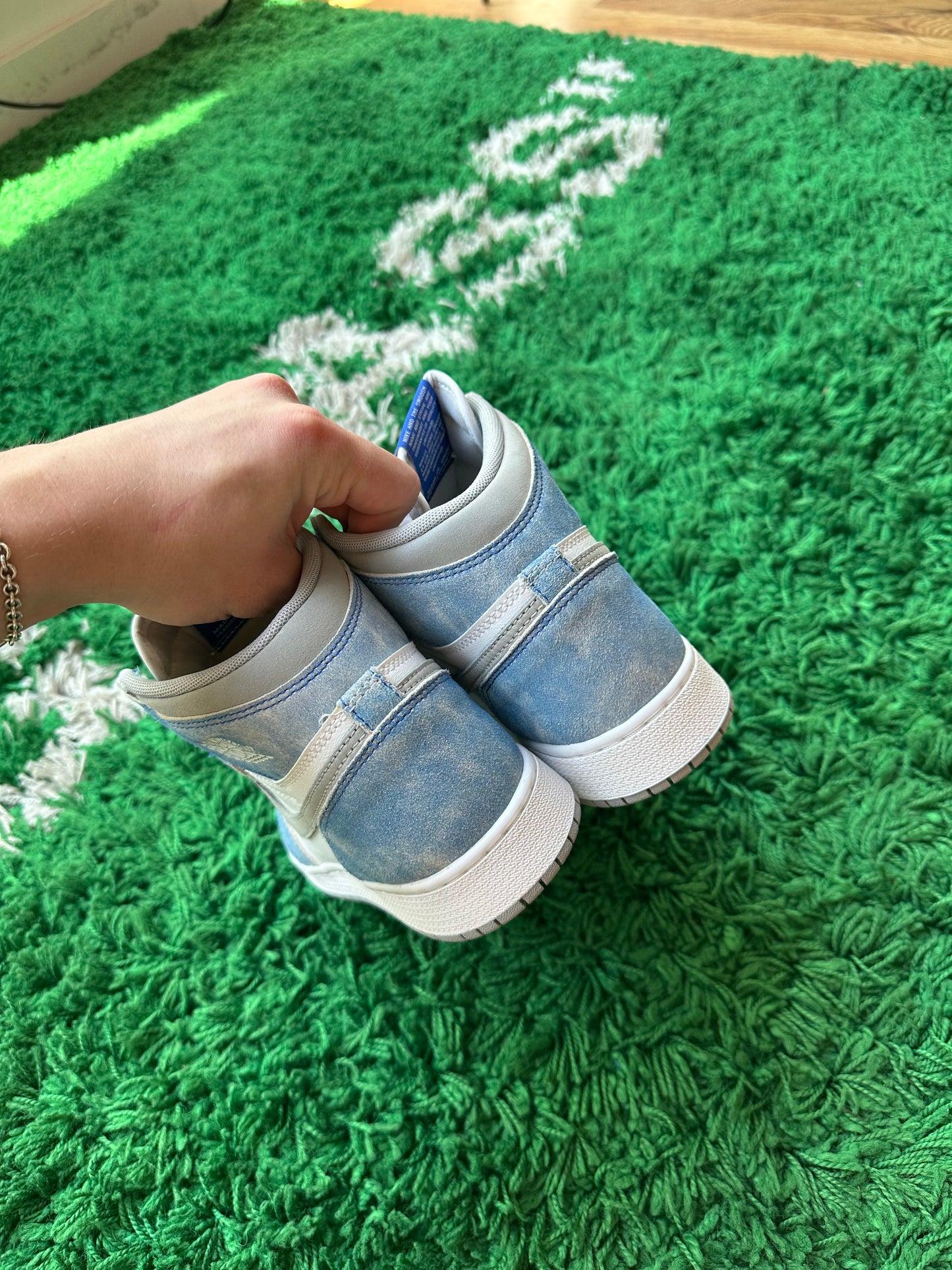Jordan 1 High “Hyper Royal”