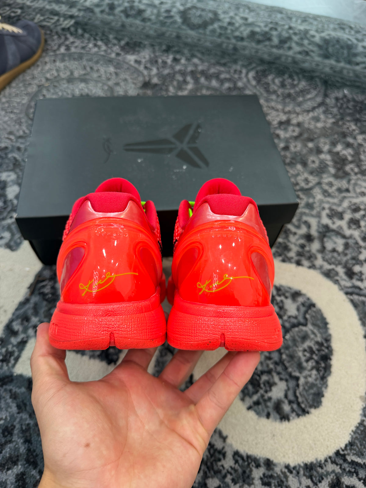 Kobe 6 Protro “Reverse Grinch”
