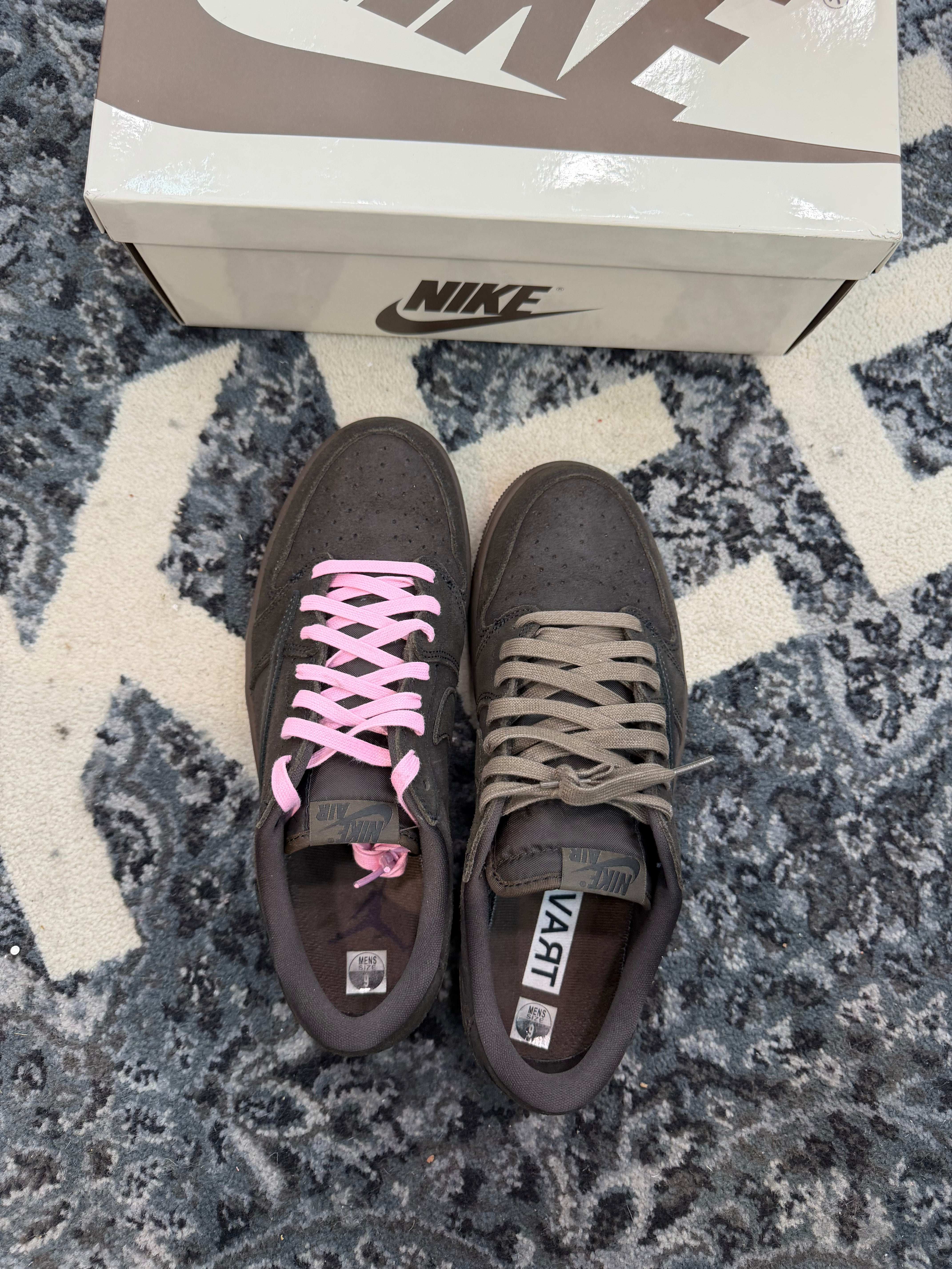 Jordan 1 Low Travis Scott “Velvet Brown”