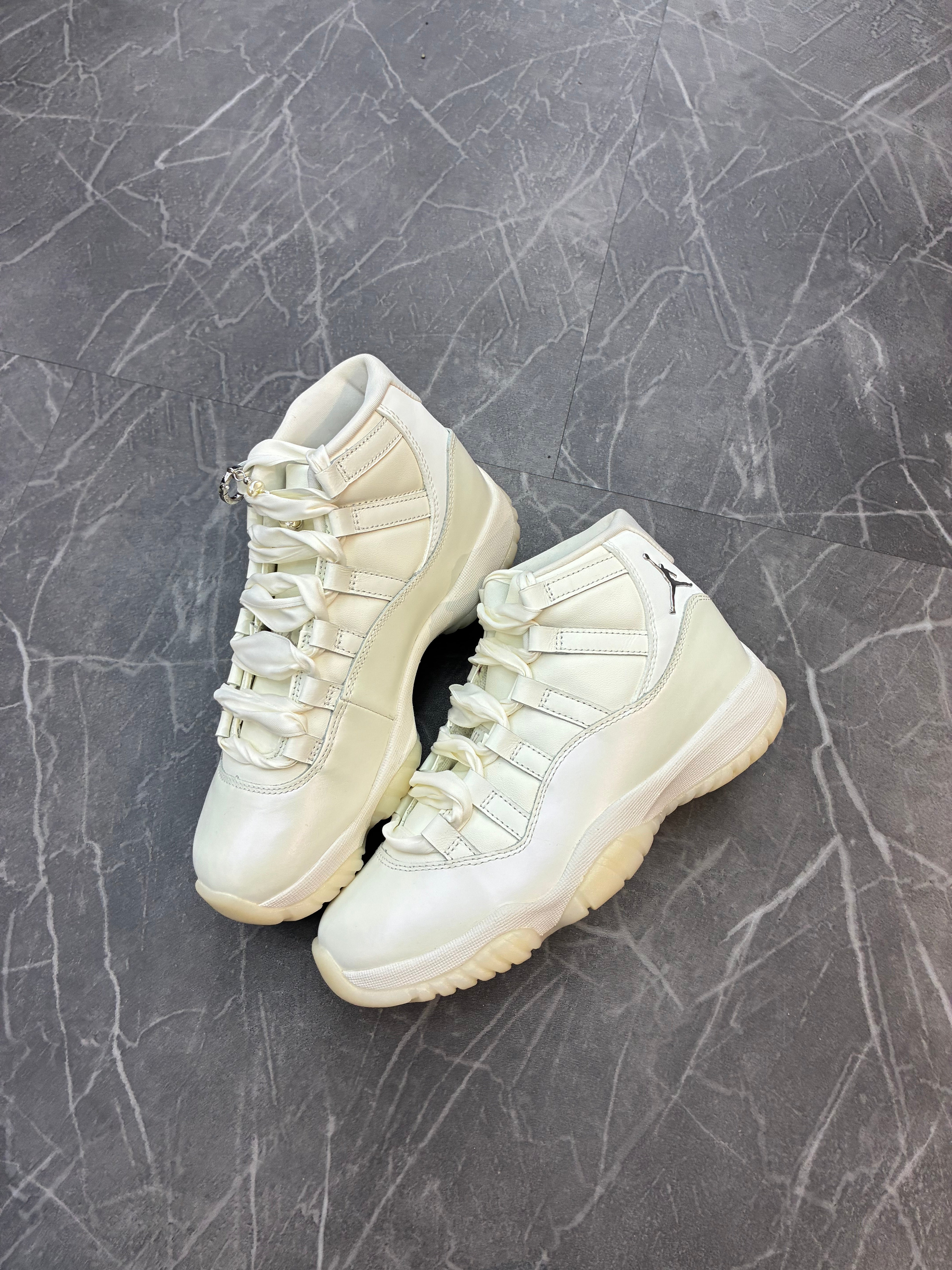 Jordan 11 “Pearl”