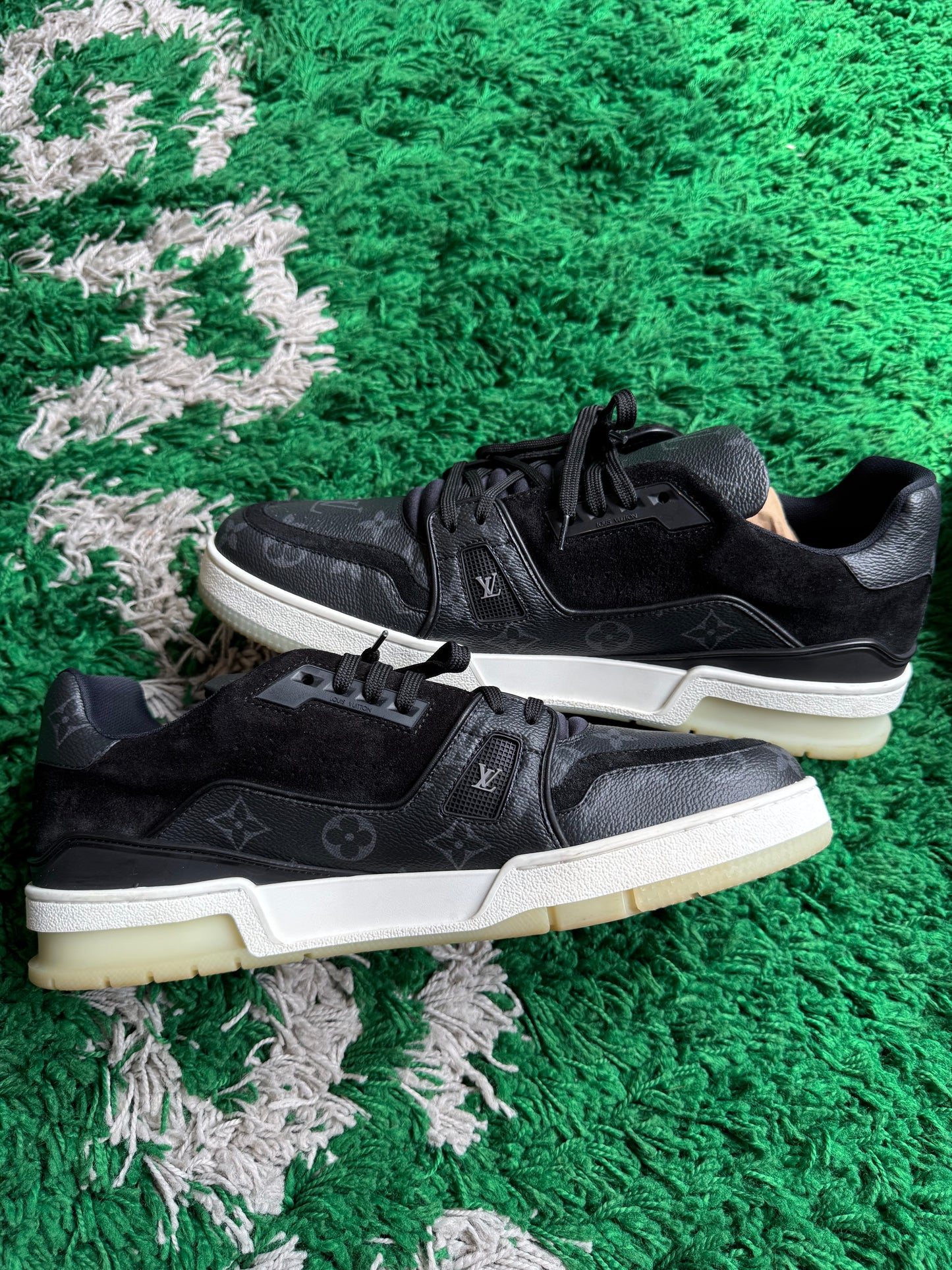 Louis Vuitton Trainer “All Black”