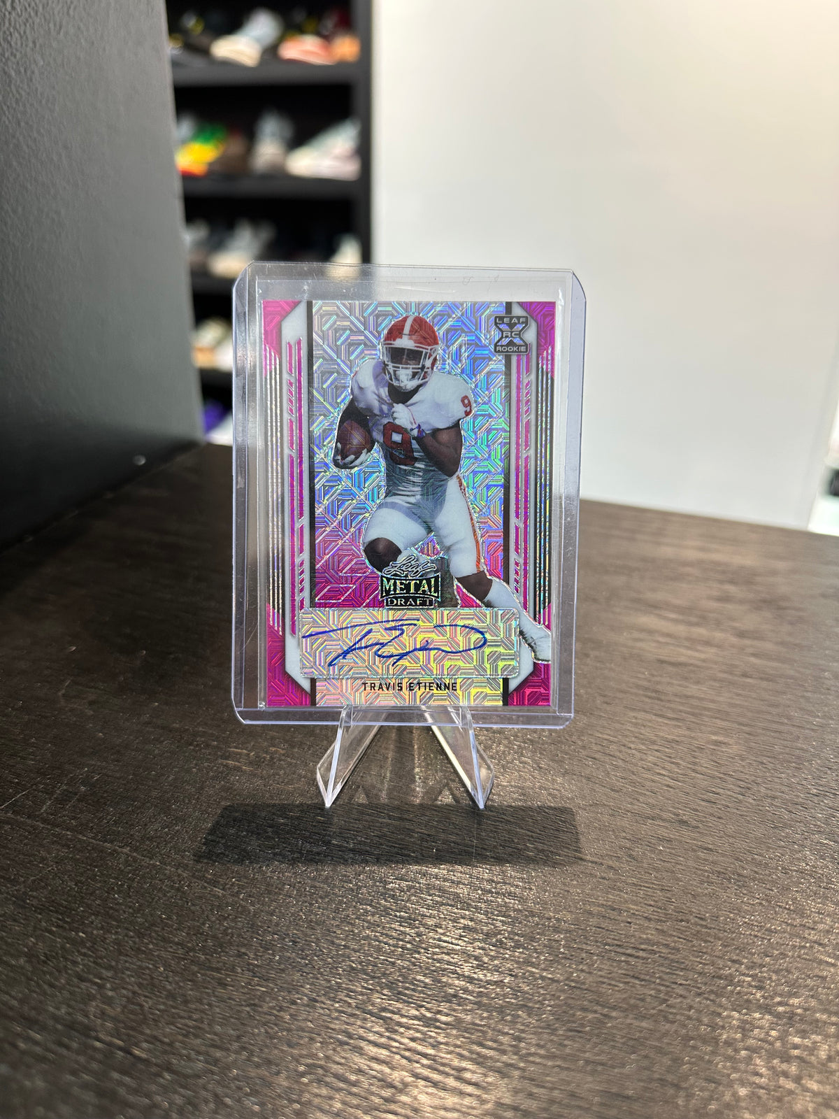 2021 Leaf Metal Draft Travis Entienne Auto #BA-TE1 Pink Mojo /5