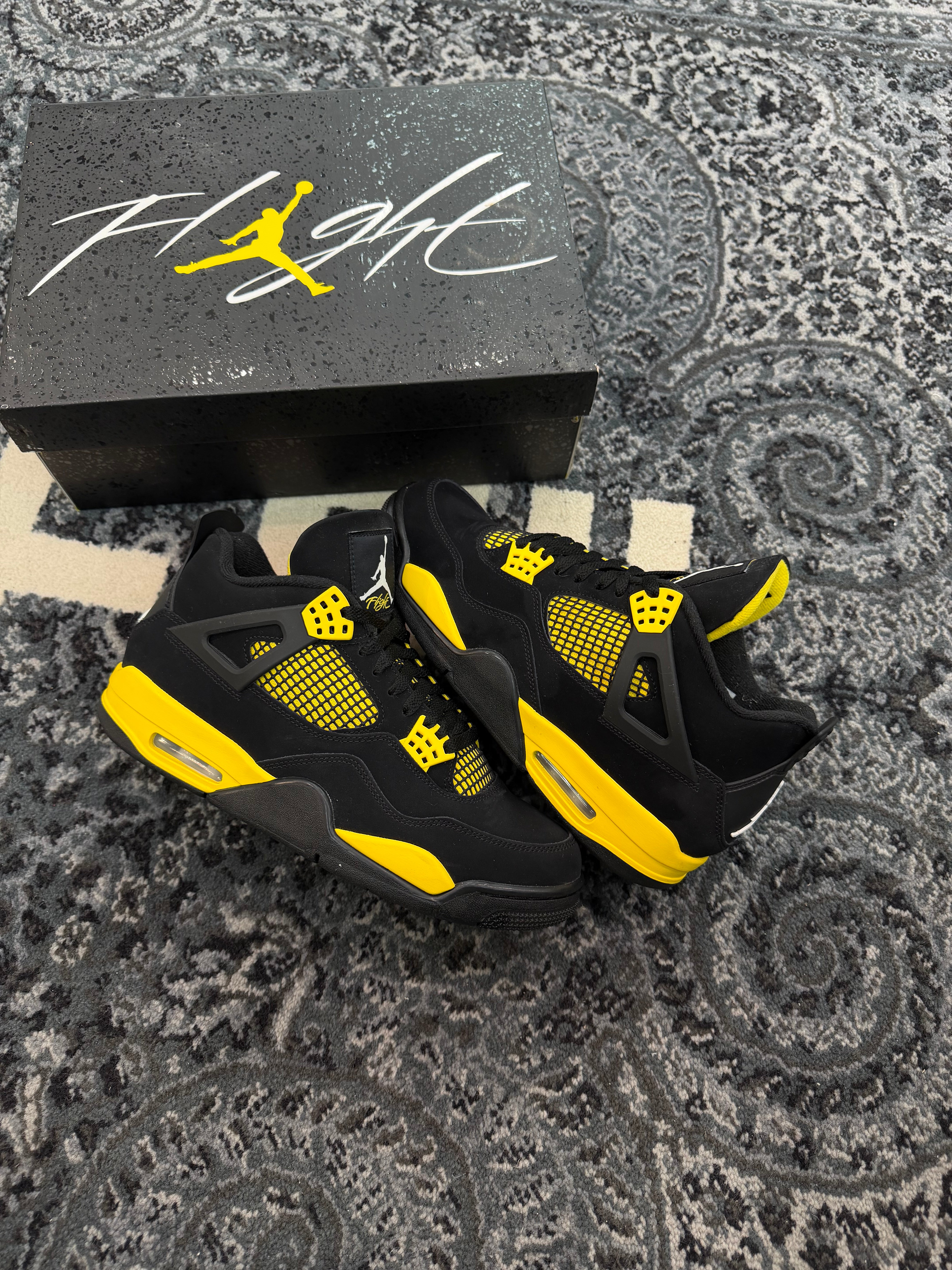 Jordan 4 “Thunder”