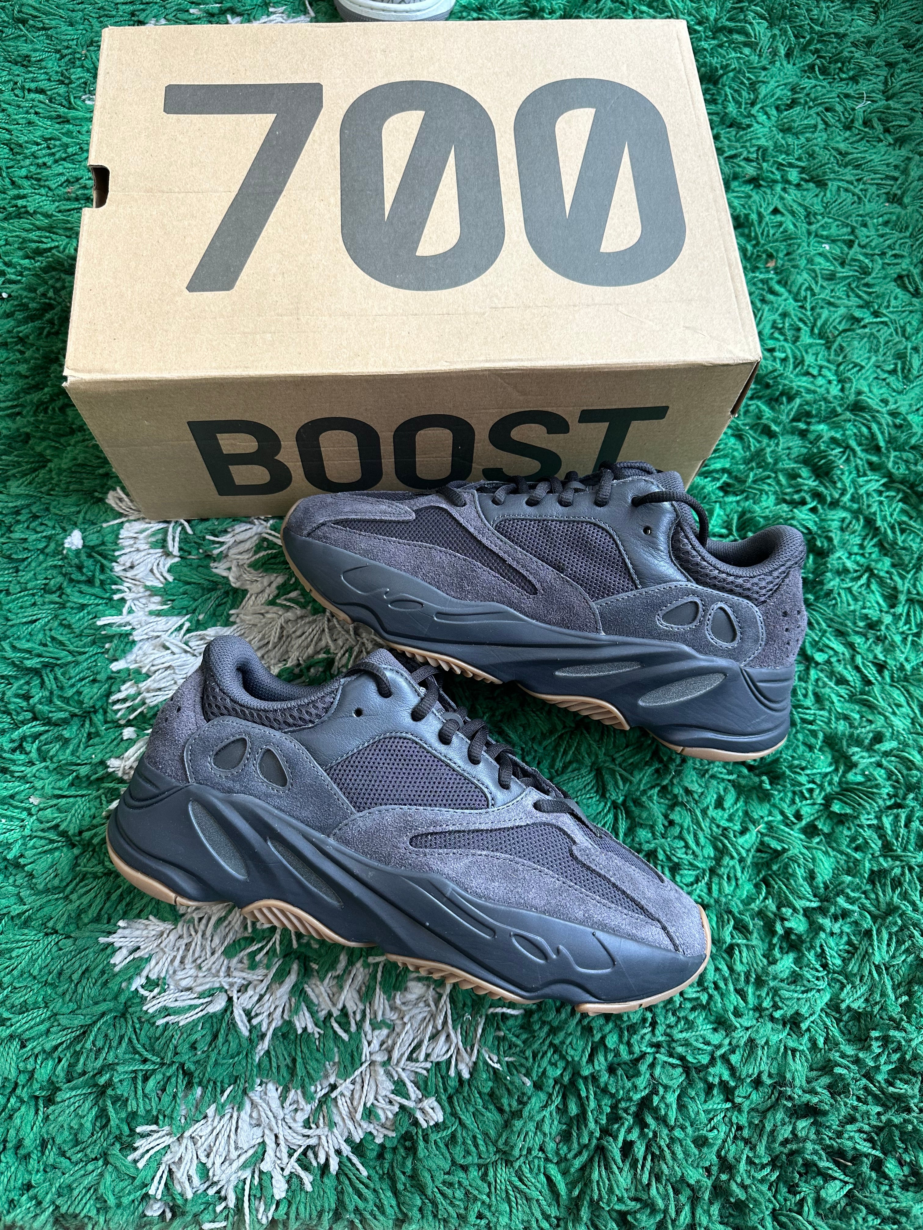 Yeezy 700 “Utility Black”