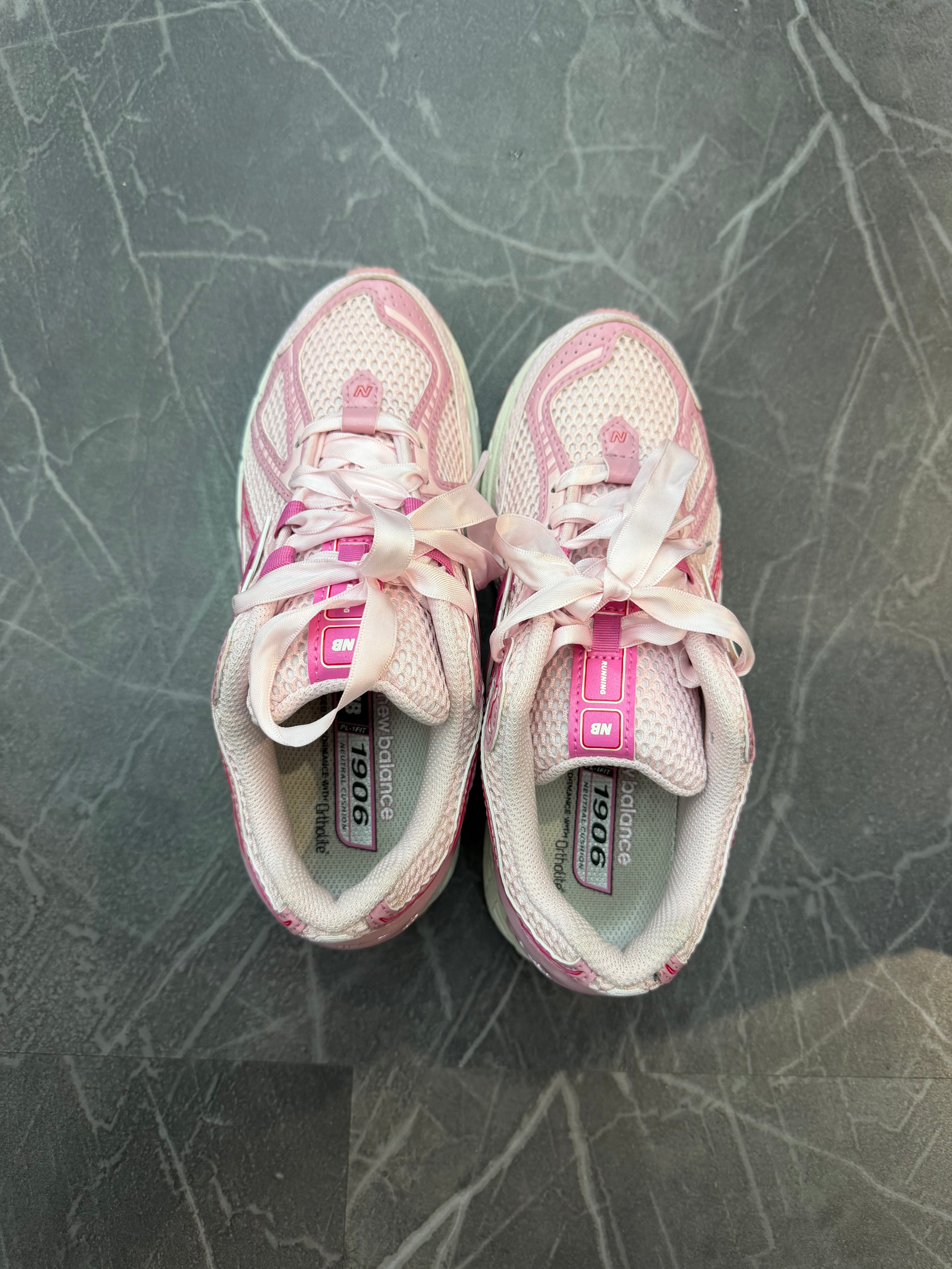 New Balance 1906R “Pink”