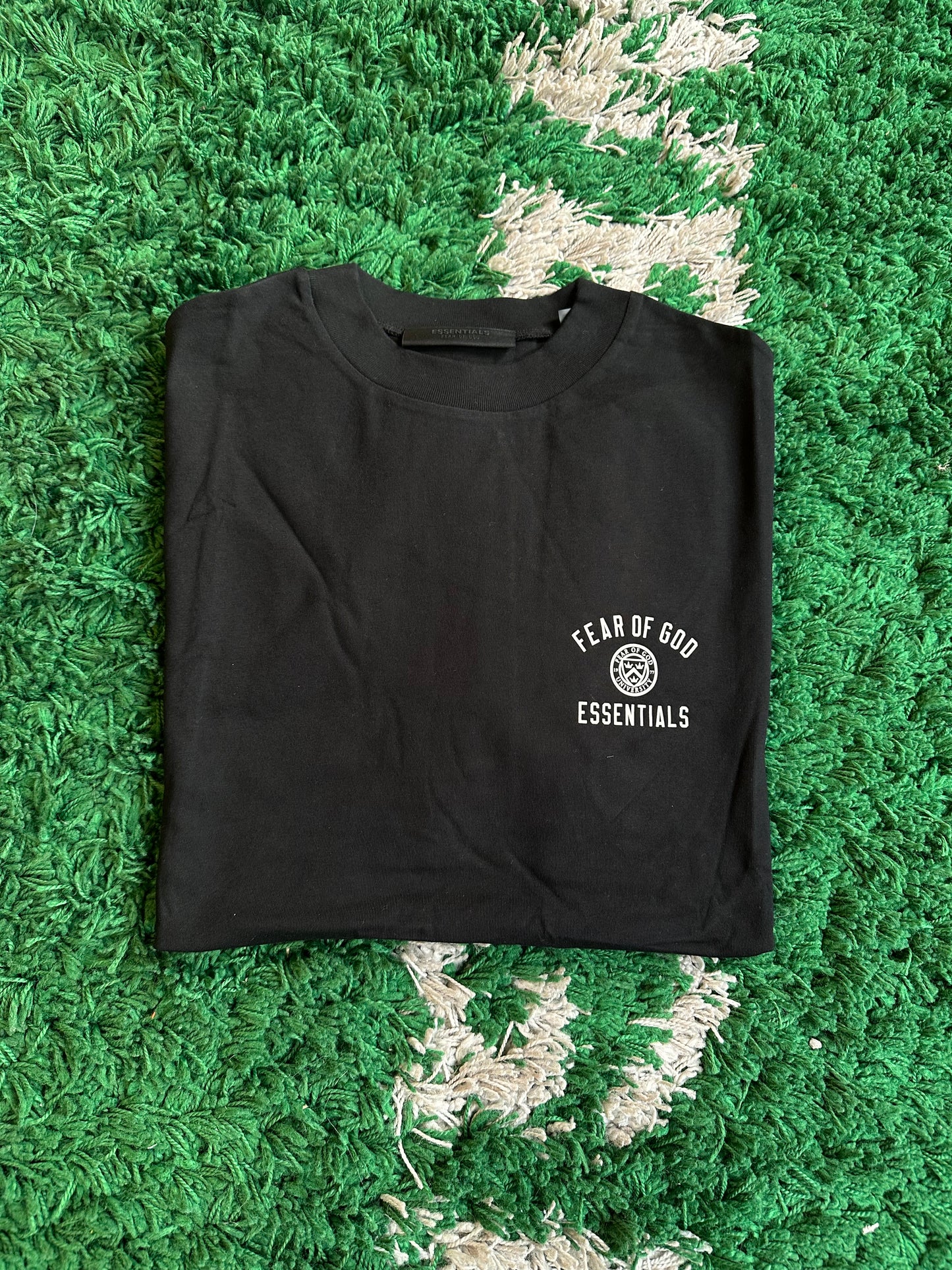 Essentials University Tee “Black”