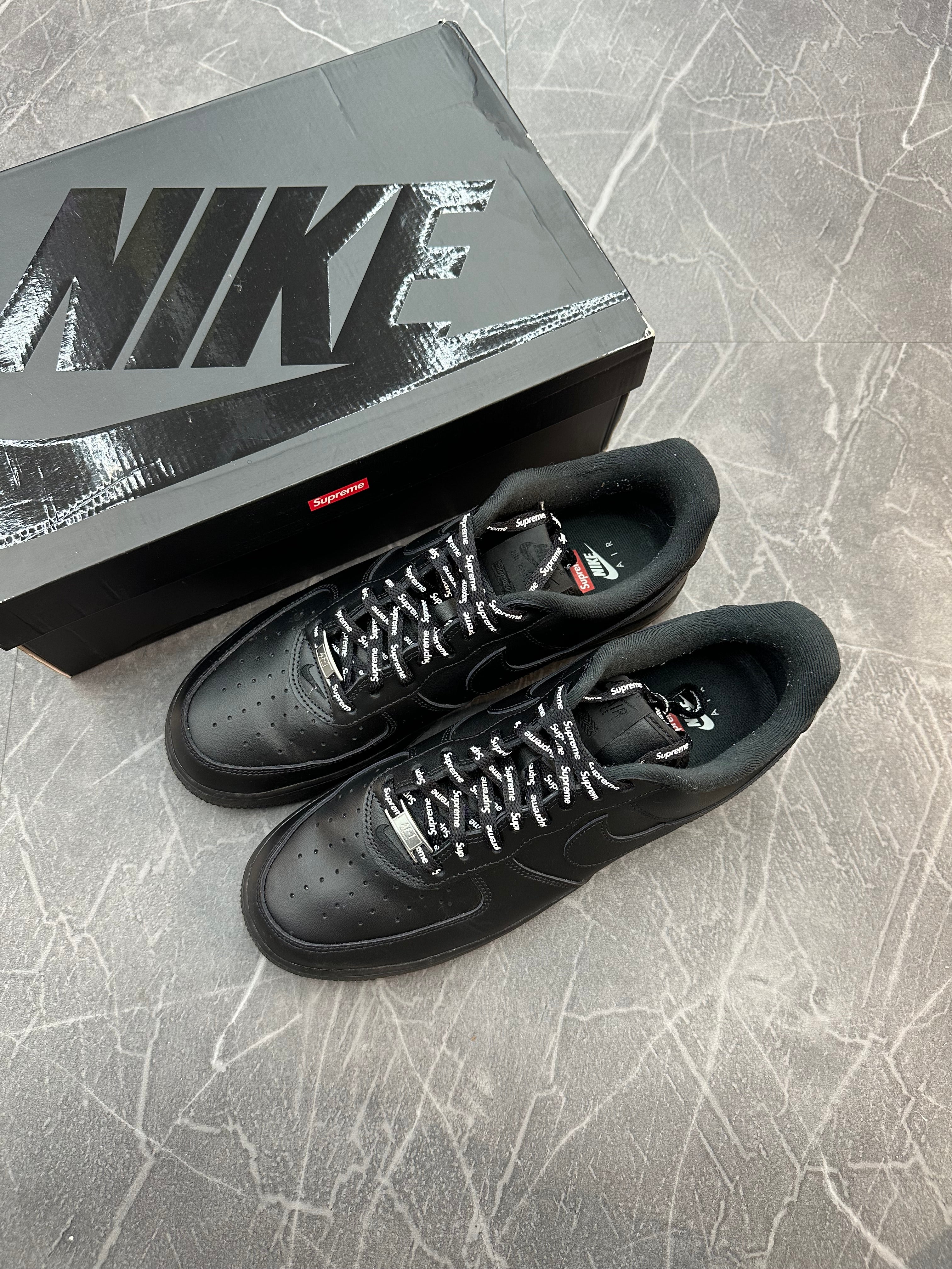 Air Force Supreme “Black”