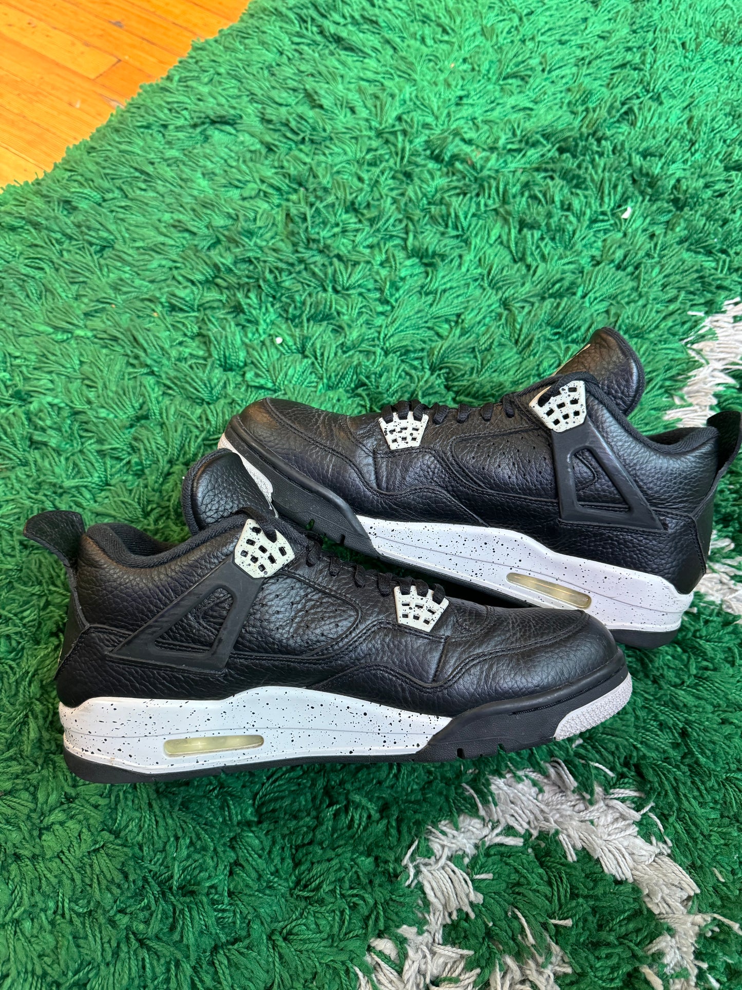 Jordan 4 “Oreo”