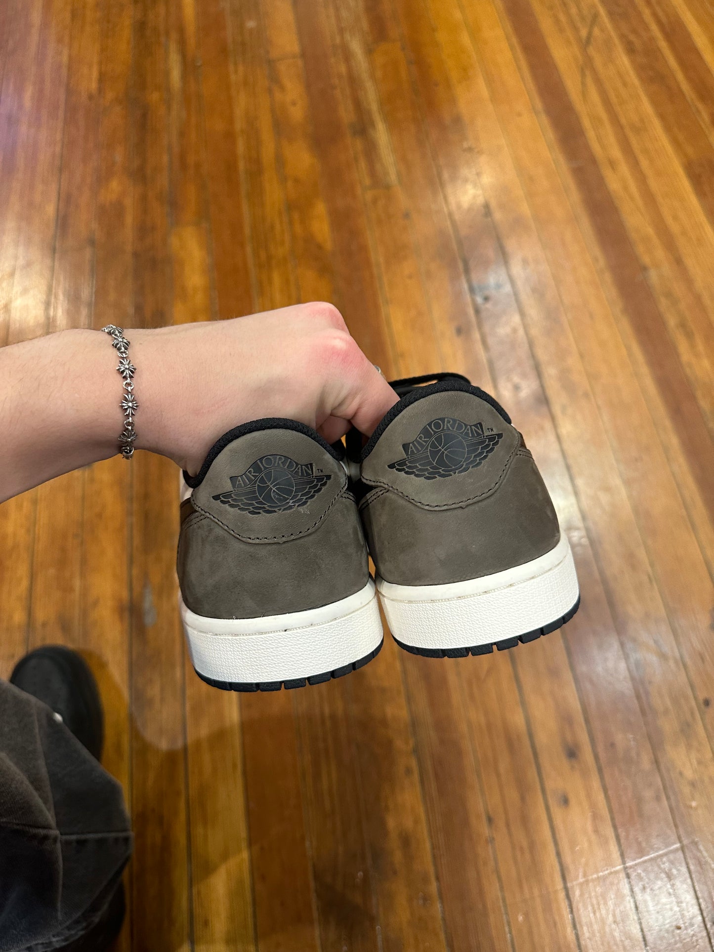 Jordan 1 Low “Mocha”