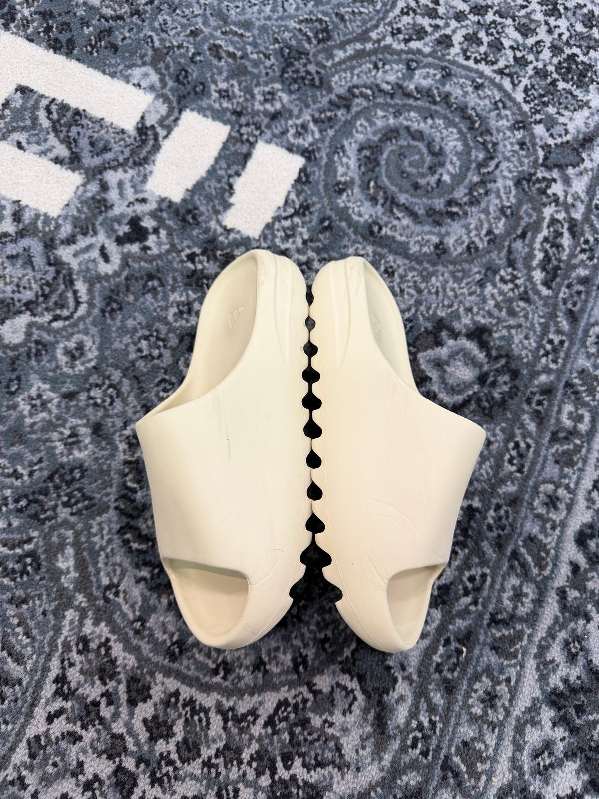 Yeezy Slide “Bone”