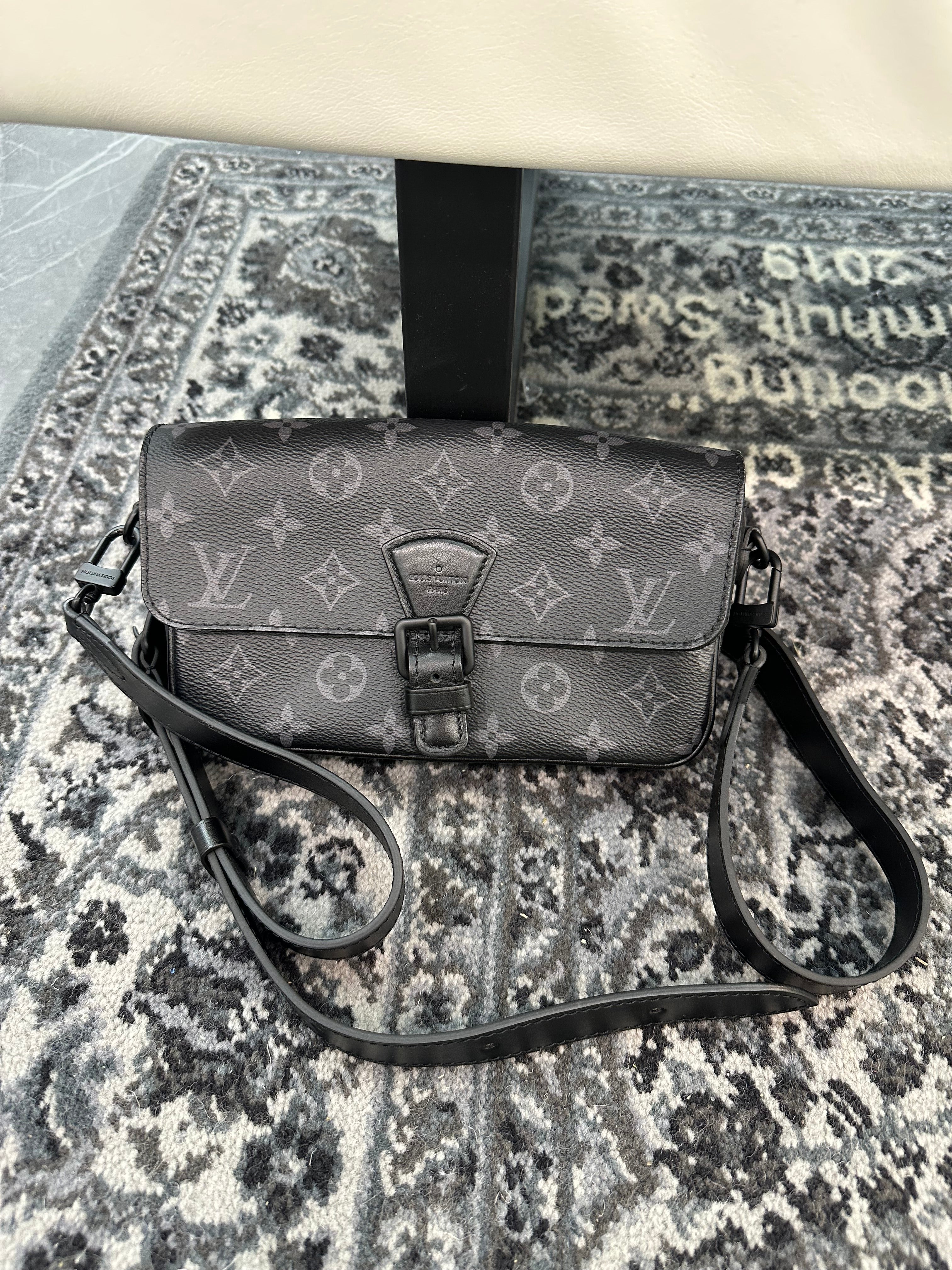Louis Vuitton Montsouris Wearable Wallet