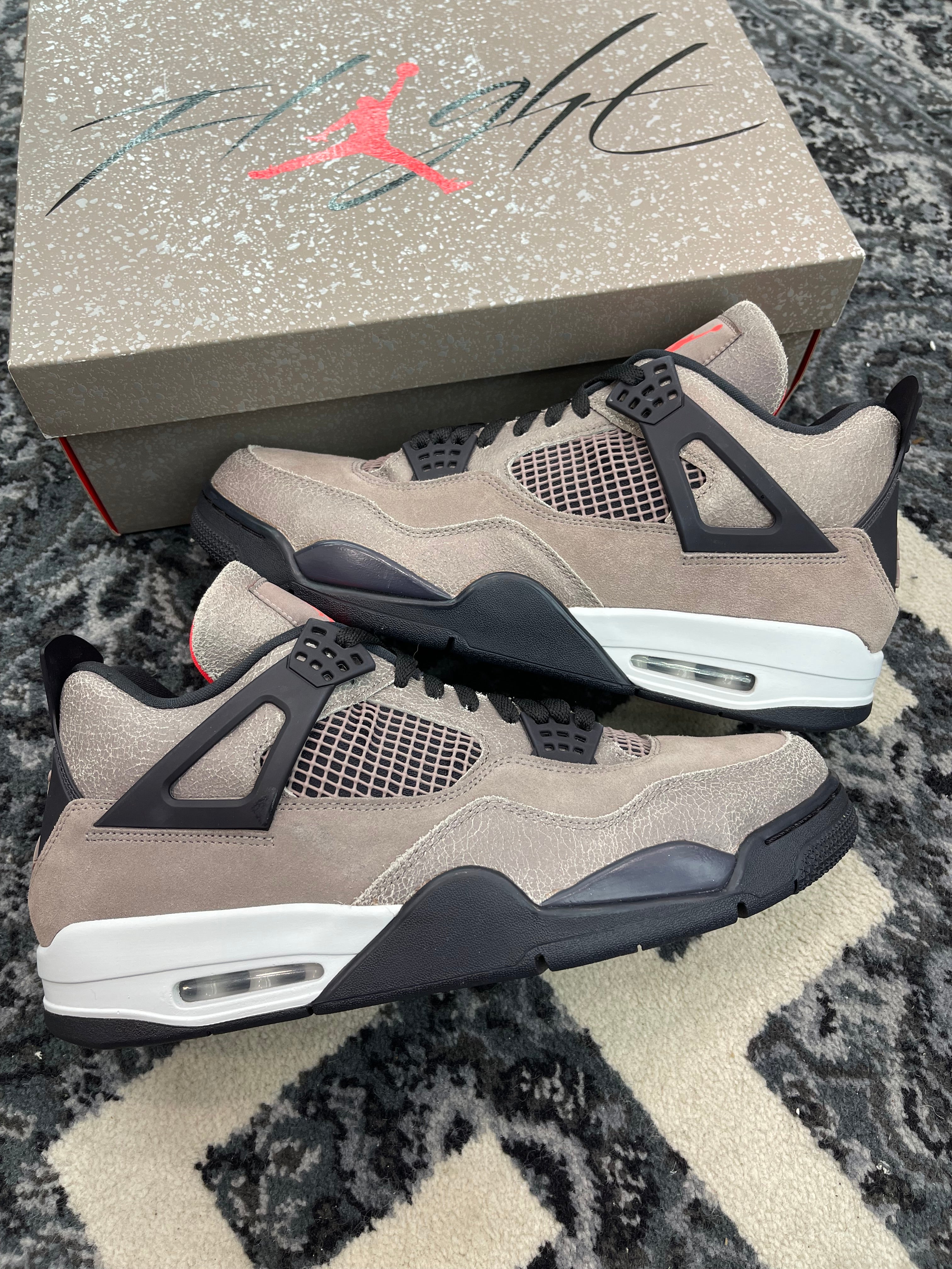 Jordan 4 “Taupe Haze”