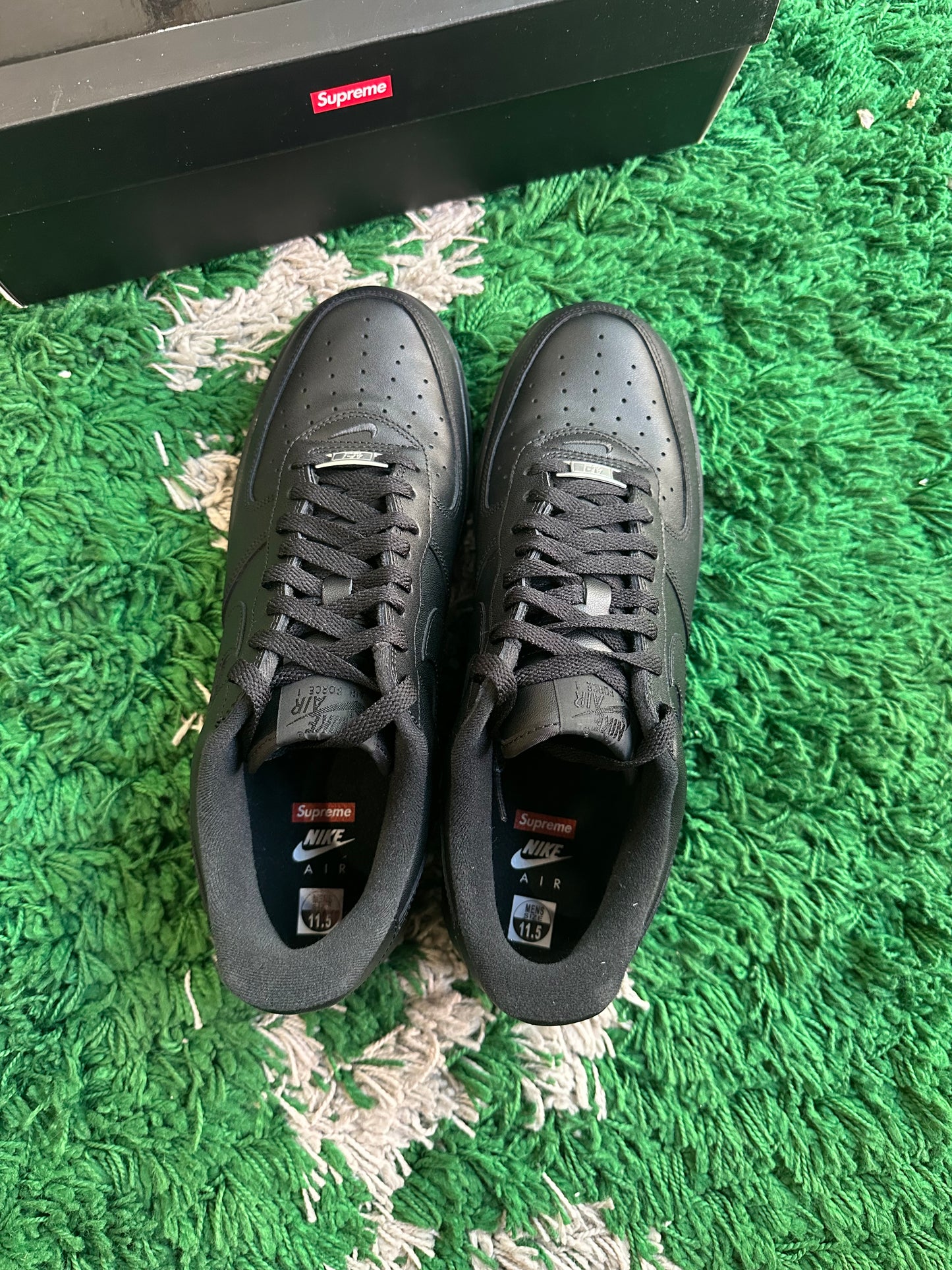 Nike Air Force 1 Low Supreme “Black”