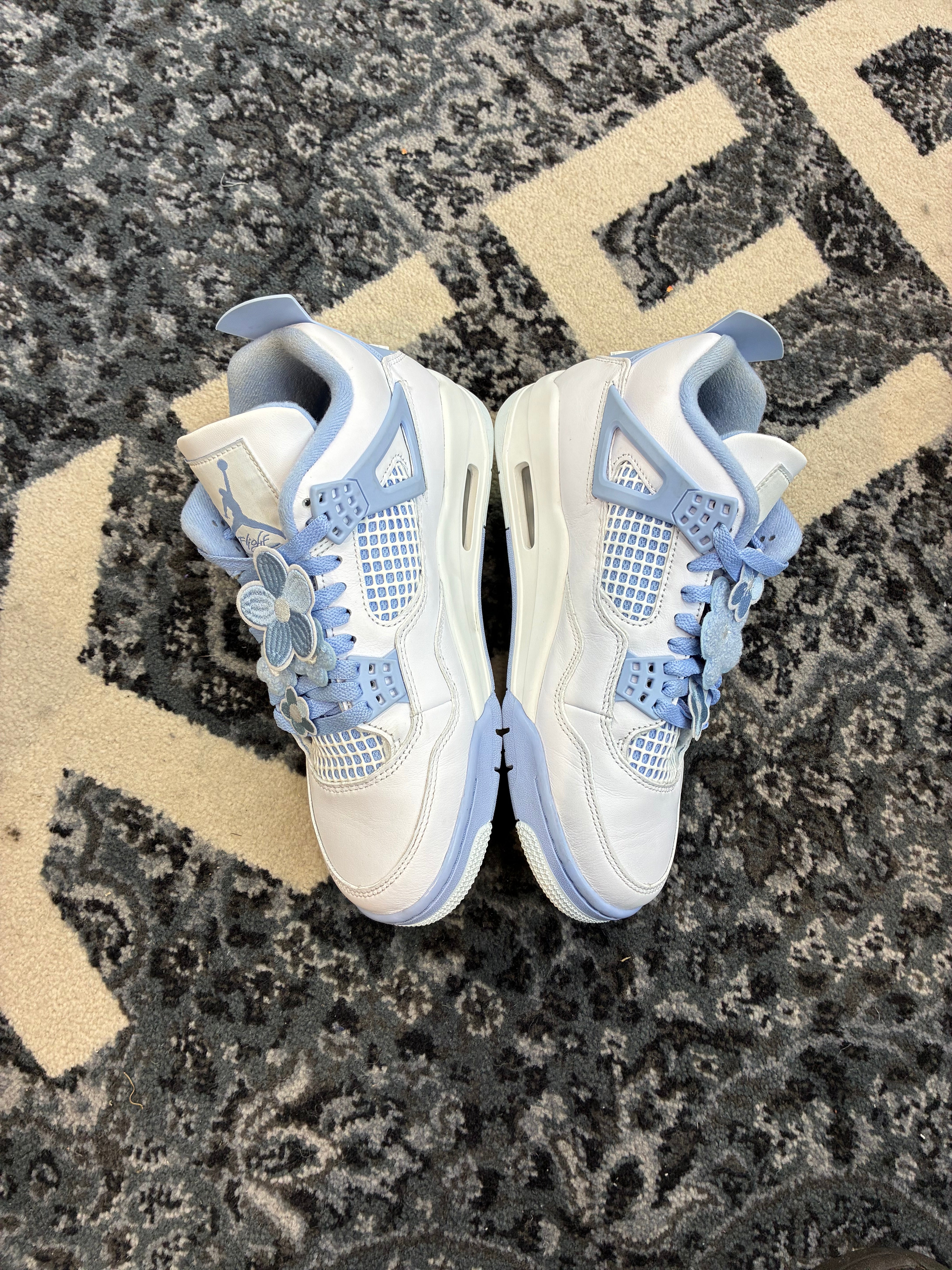 Jordan 4 “Forget Me Not”