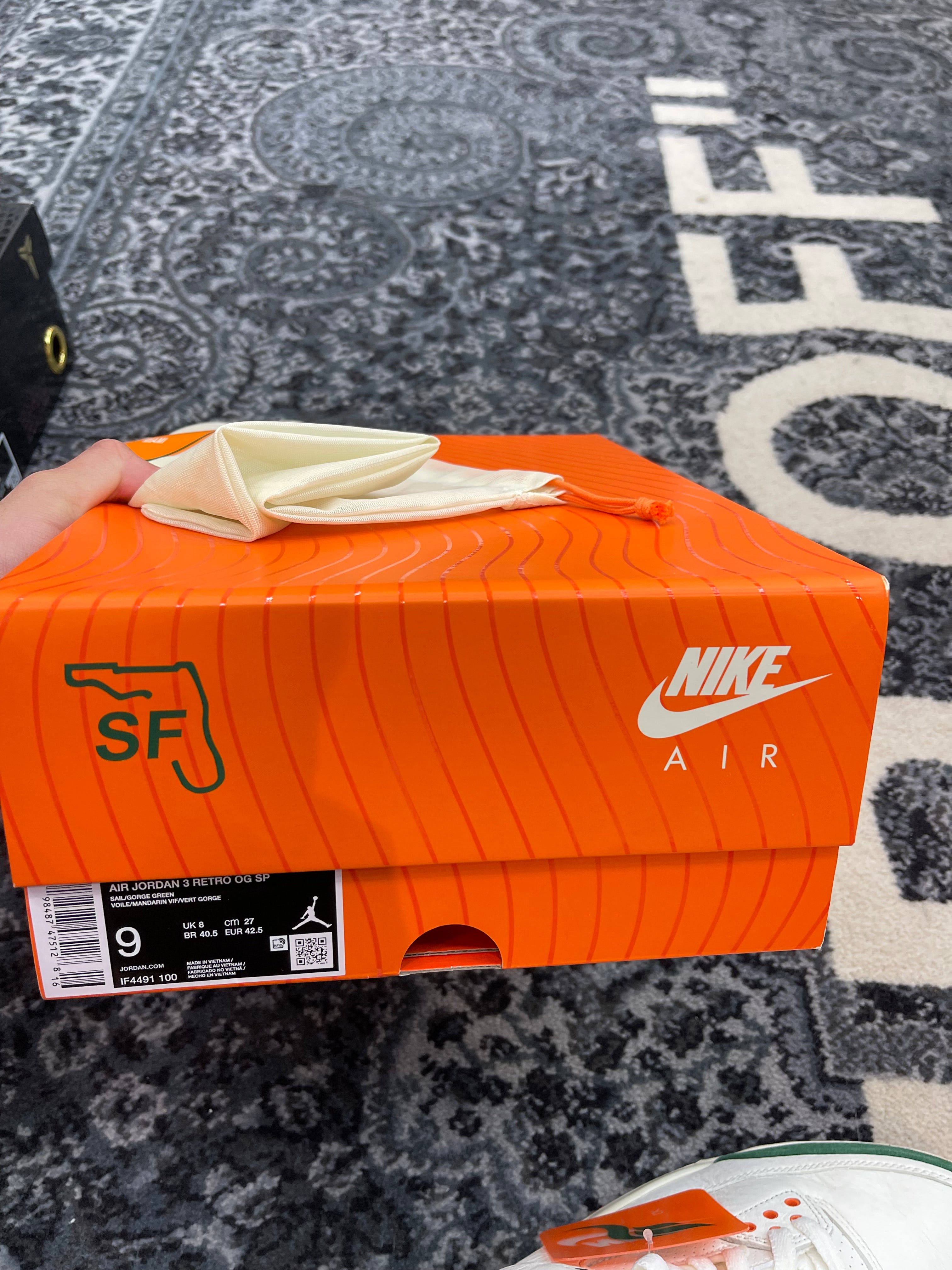 Jordan 3 “Sole Fly Miami”