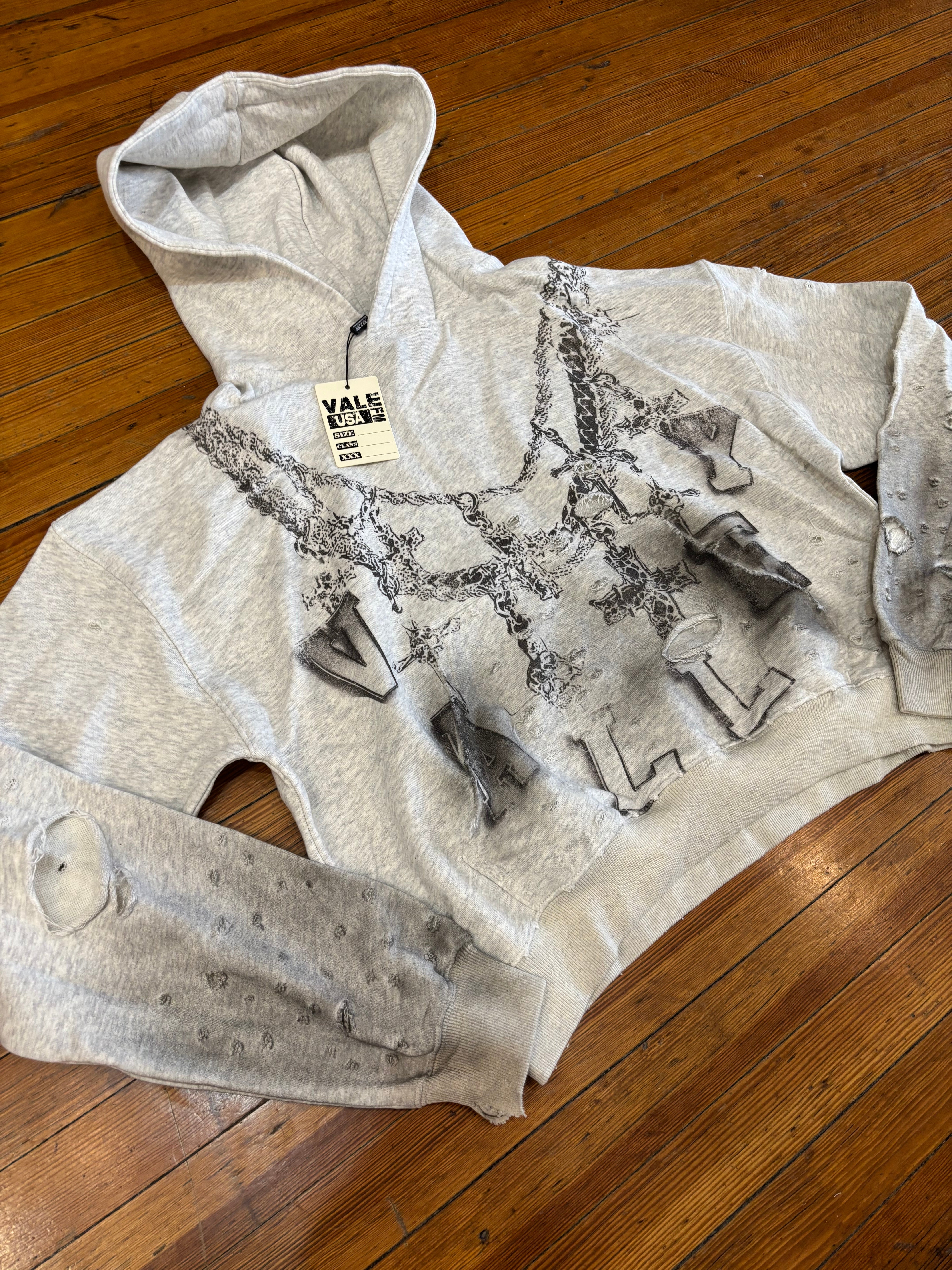 Vale Forever Big Chain Pull Over “White”