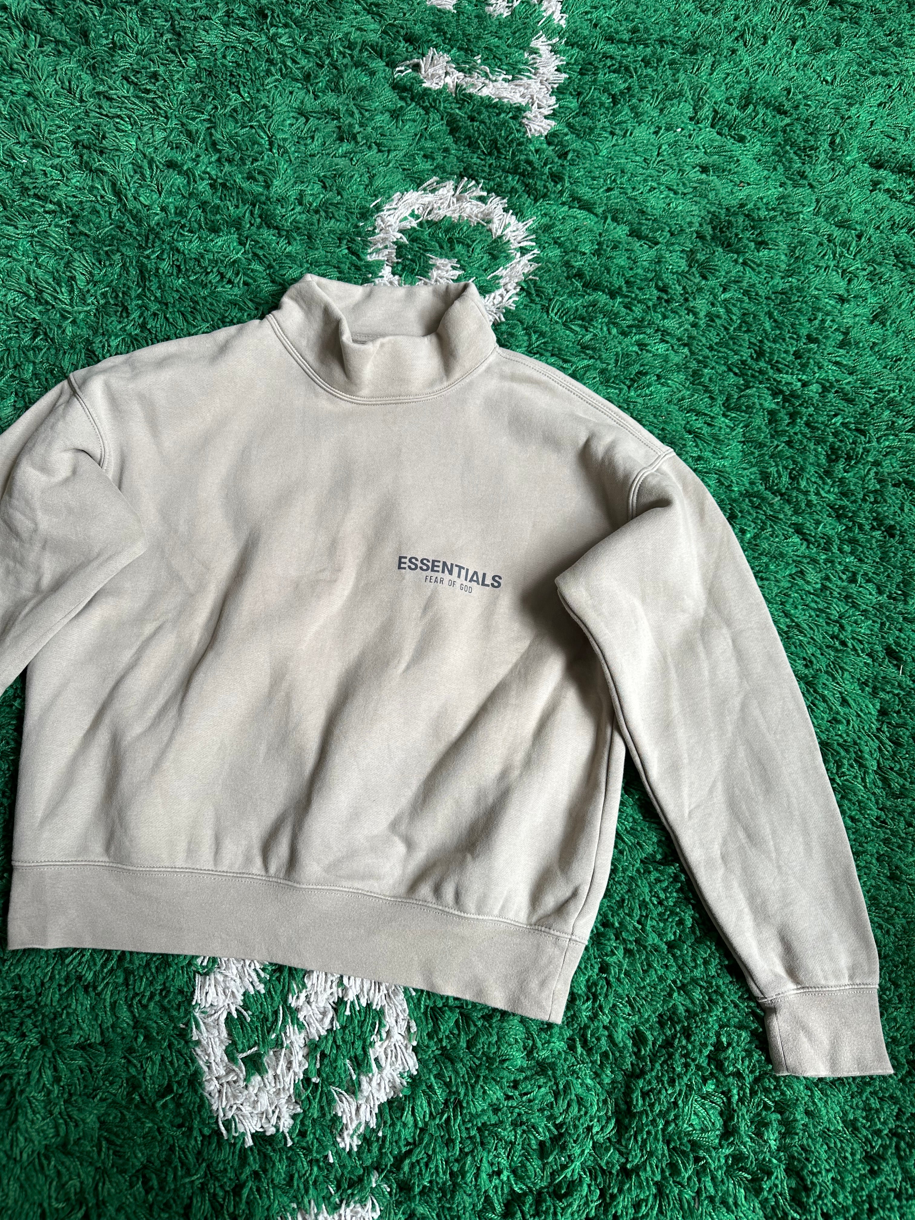 Essentials Crewneck “Beige”