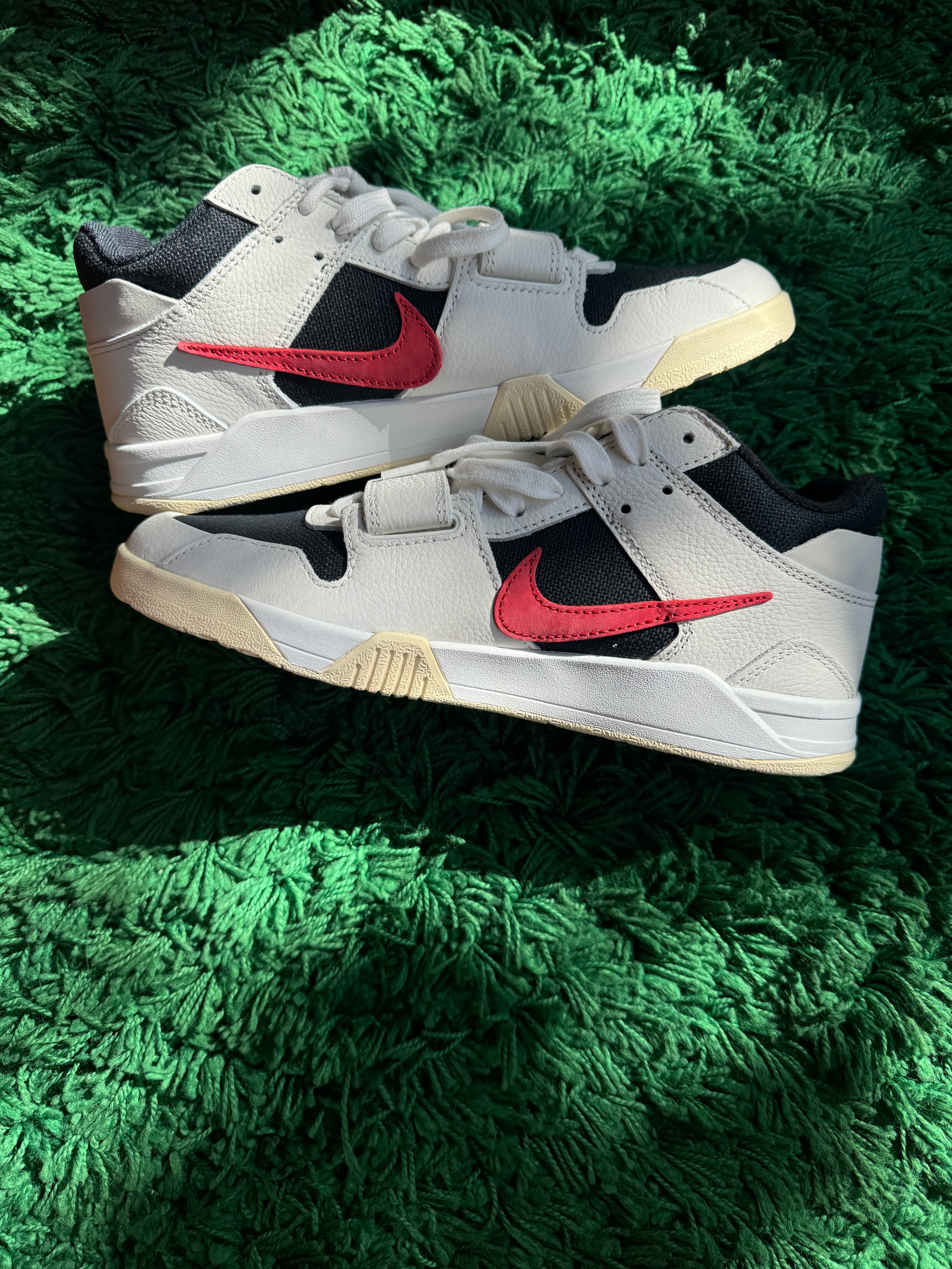 Travis Scott Jumpman Jack TR “University Red”