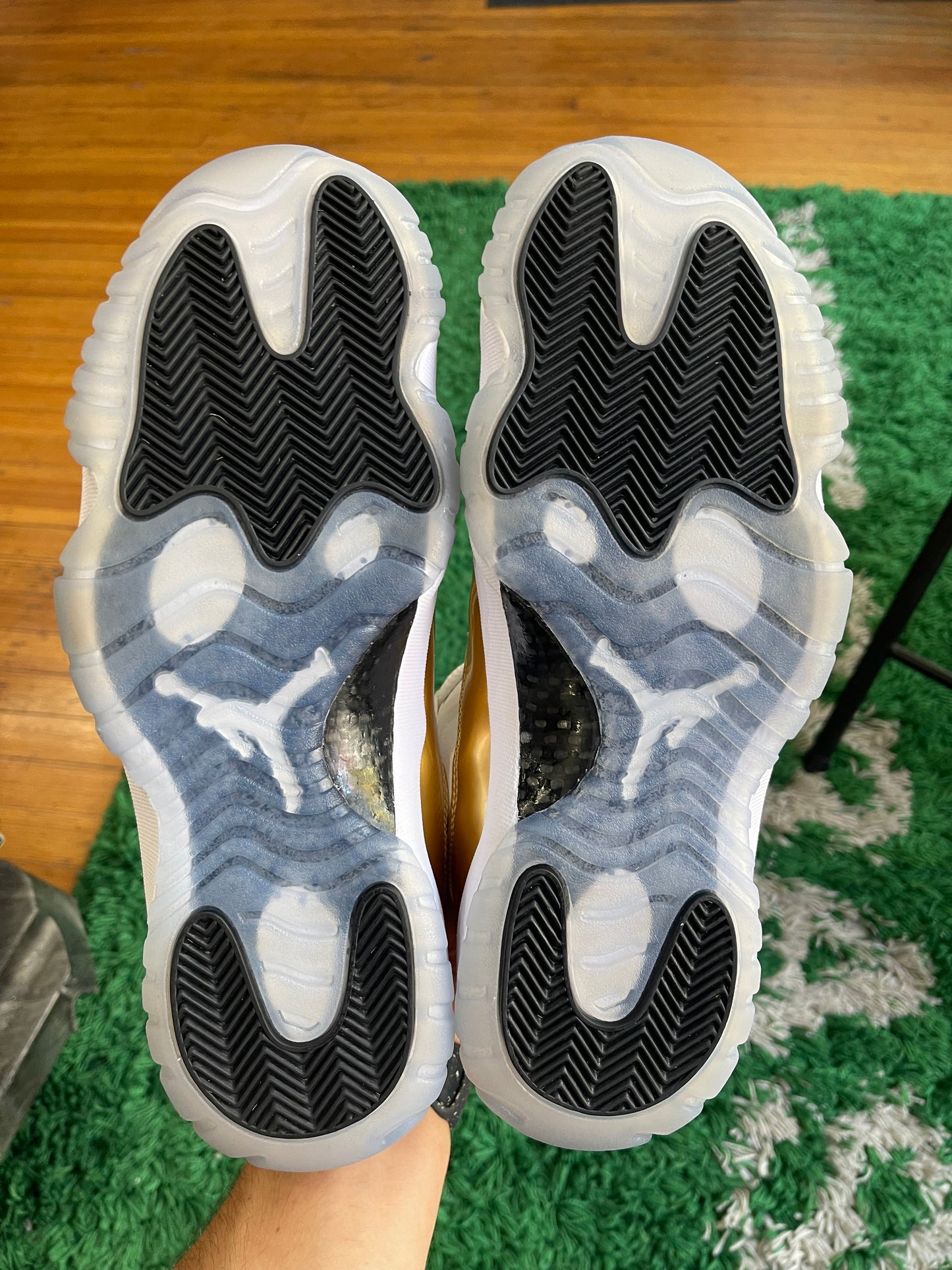 Jordan 11 Low “Closing Ceremony”