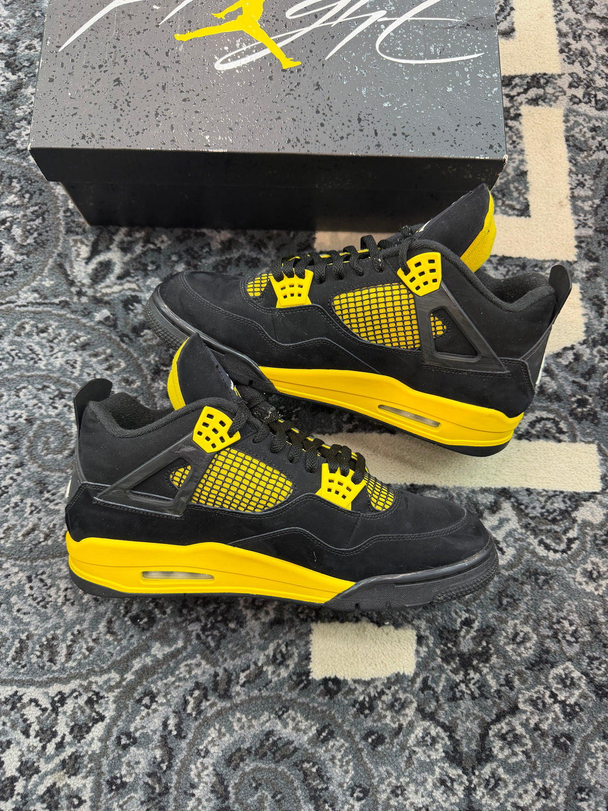Jordan 4 “Thunder”