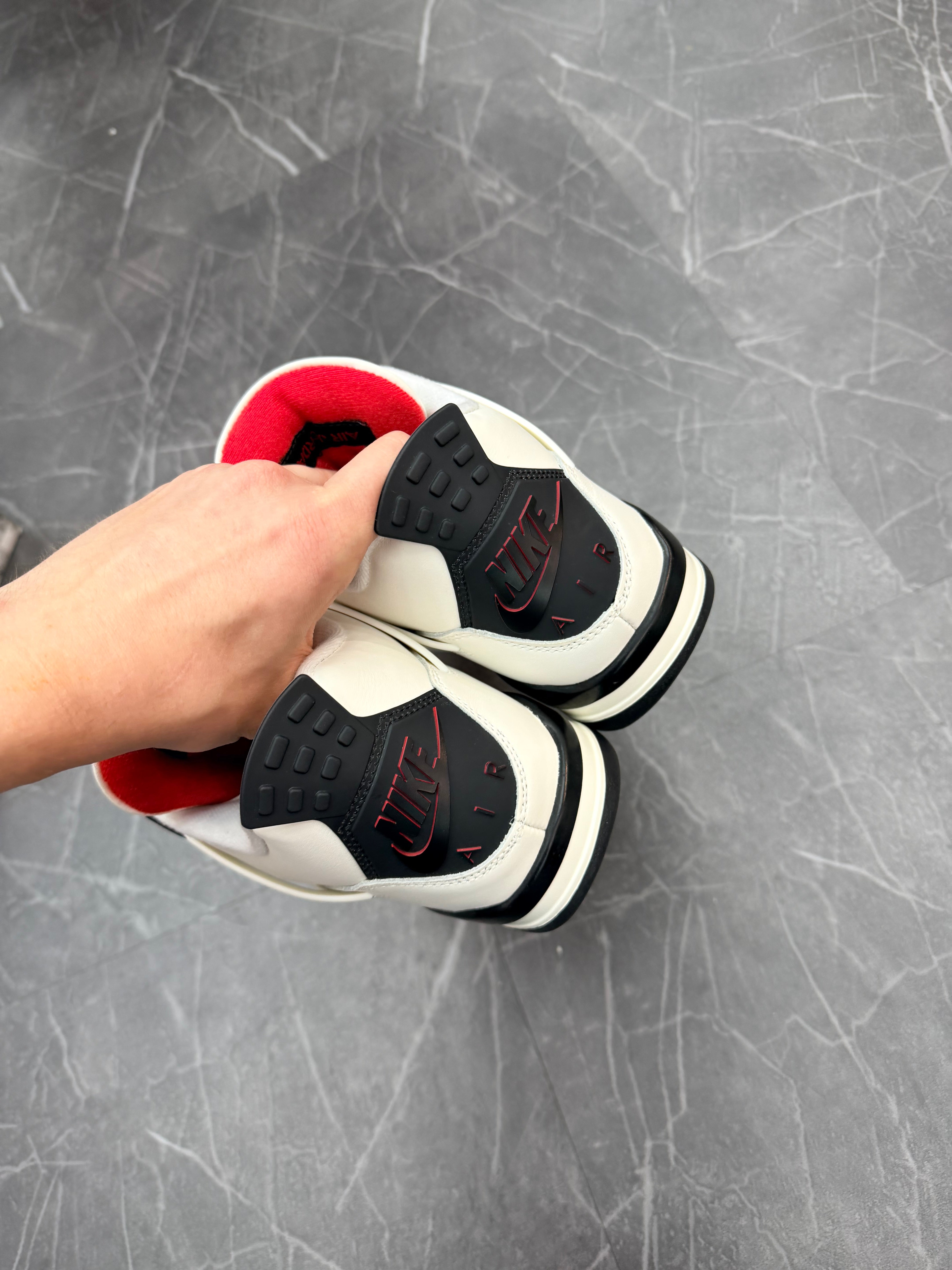 Jordan 4 “Flight Club”