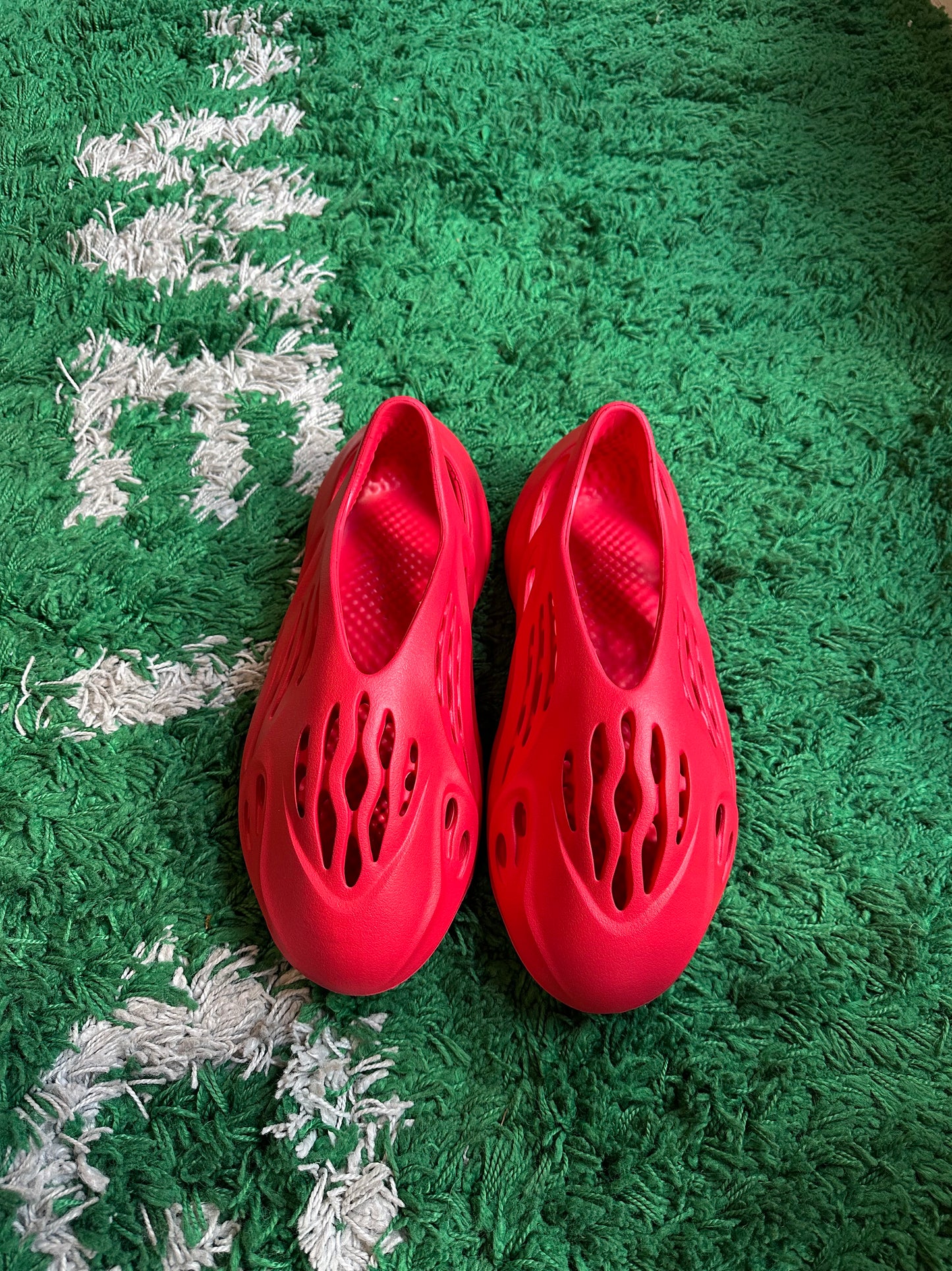 Yeezy Foam Runner “Vermillion”
