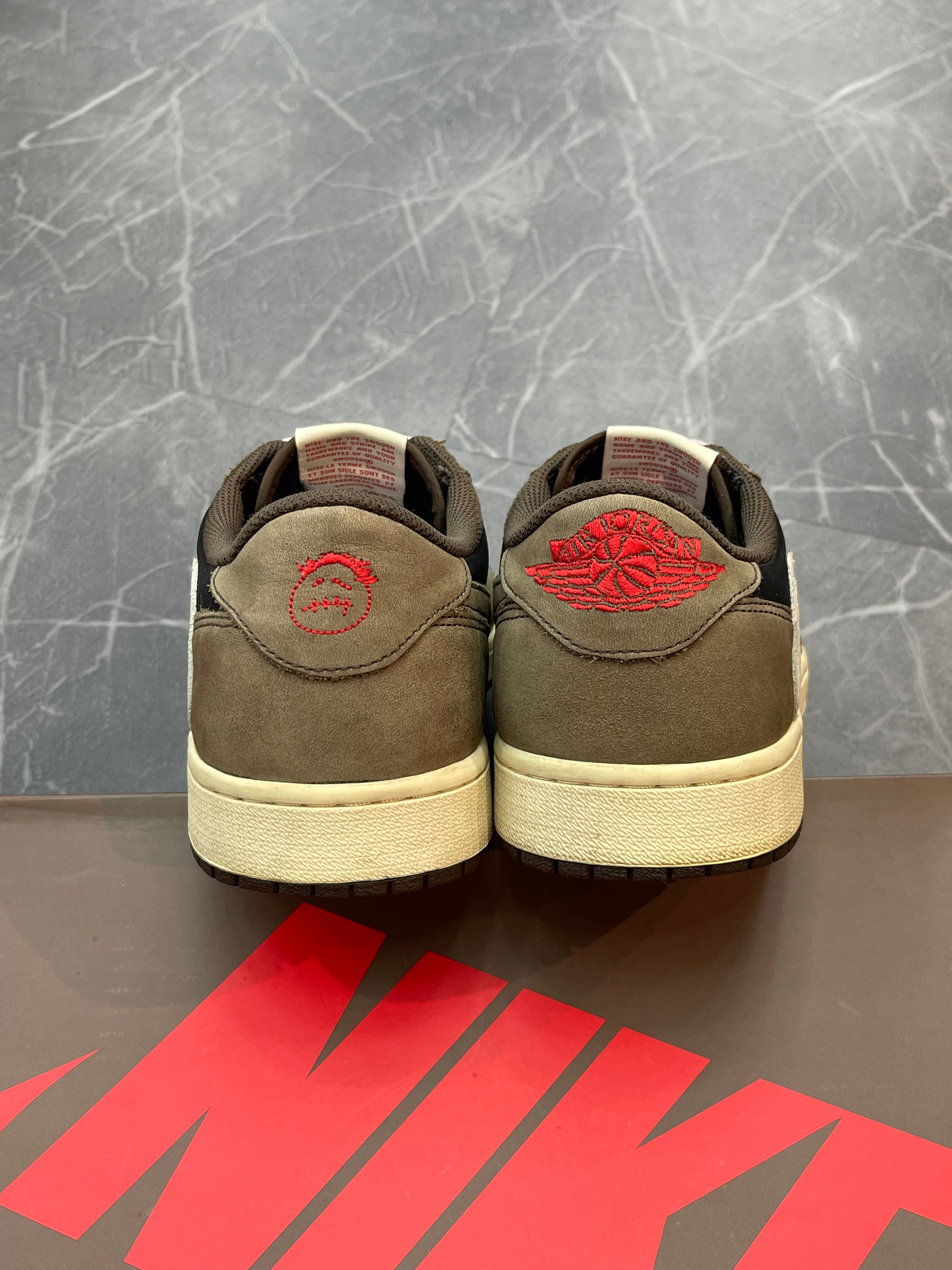 Jordan 1 Low Travis Scott “Mocha”
