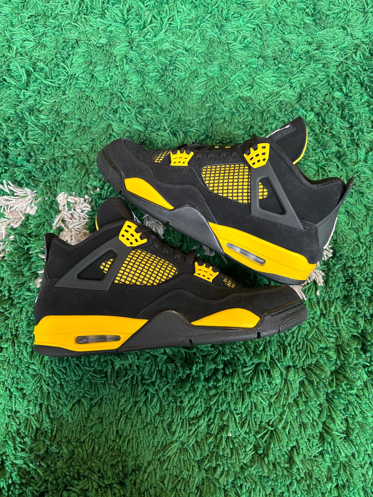 Jordan 4 “Thunder”