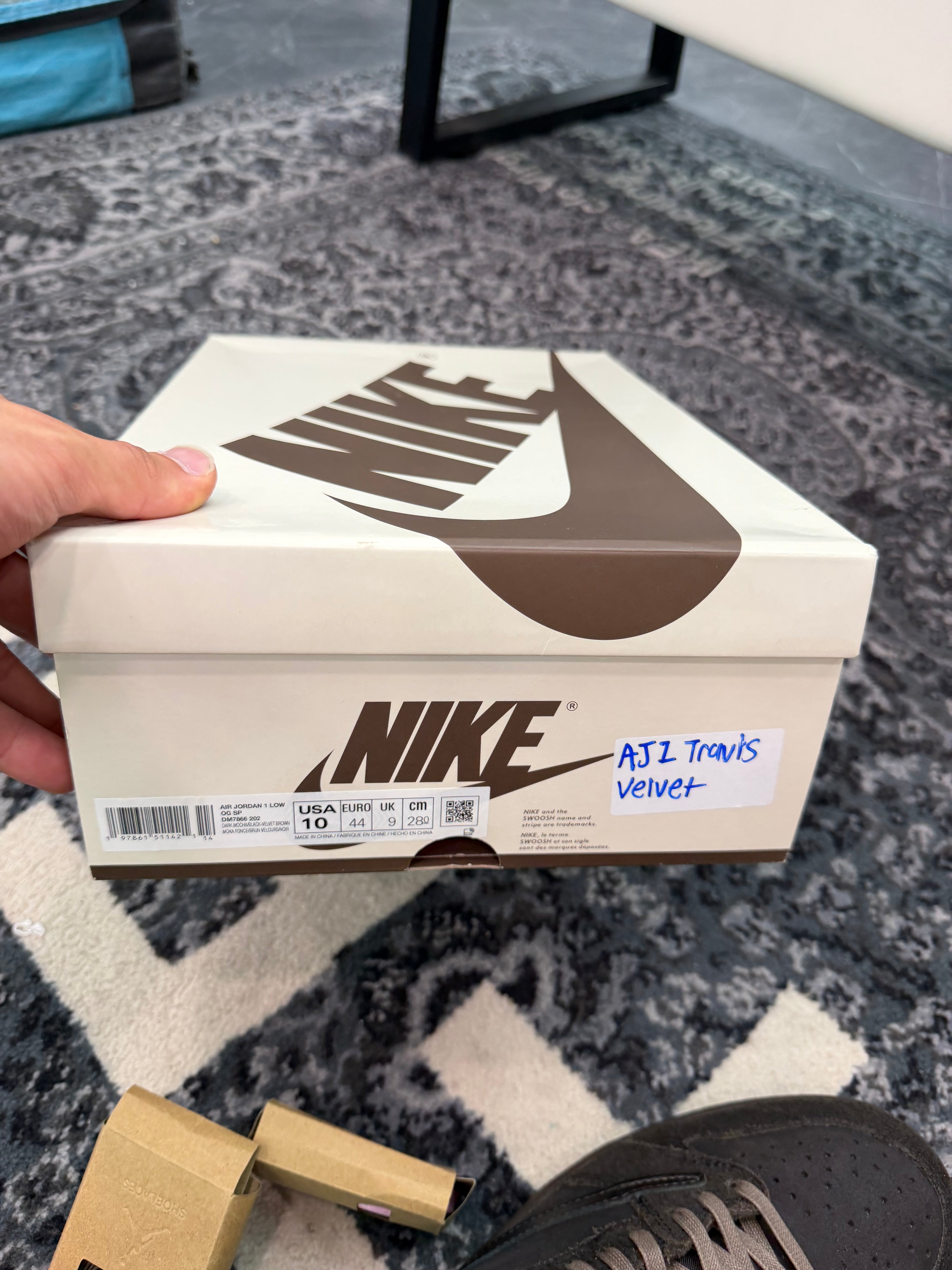 Jordan 1 Low x Travis Scott “Velvet Brown”